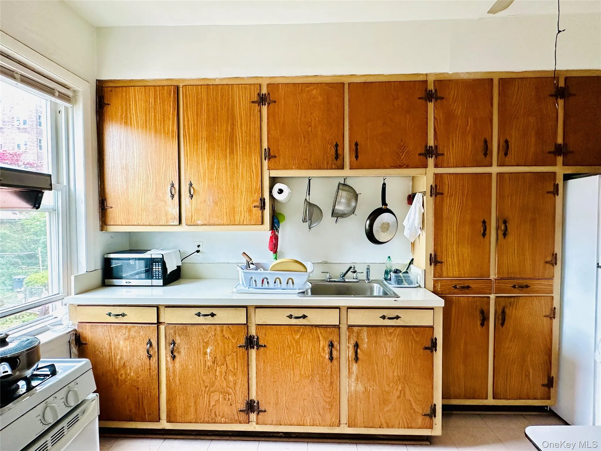 33-33 72nd Street, New York, NY, 3 Bedrooms Bedrooms, 6 Rooms Rooms,1 BathroomBathrooms,Residential Sale,For Rent,72nd,0,1000335 33-33 72nd Street, New York, NY, 3 Bedrooms Bedrooms, 6 Rooms Rooms,1 BathroomBathrooms,Residential Sale,For Rent,72nd,0,1000335
