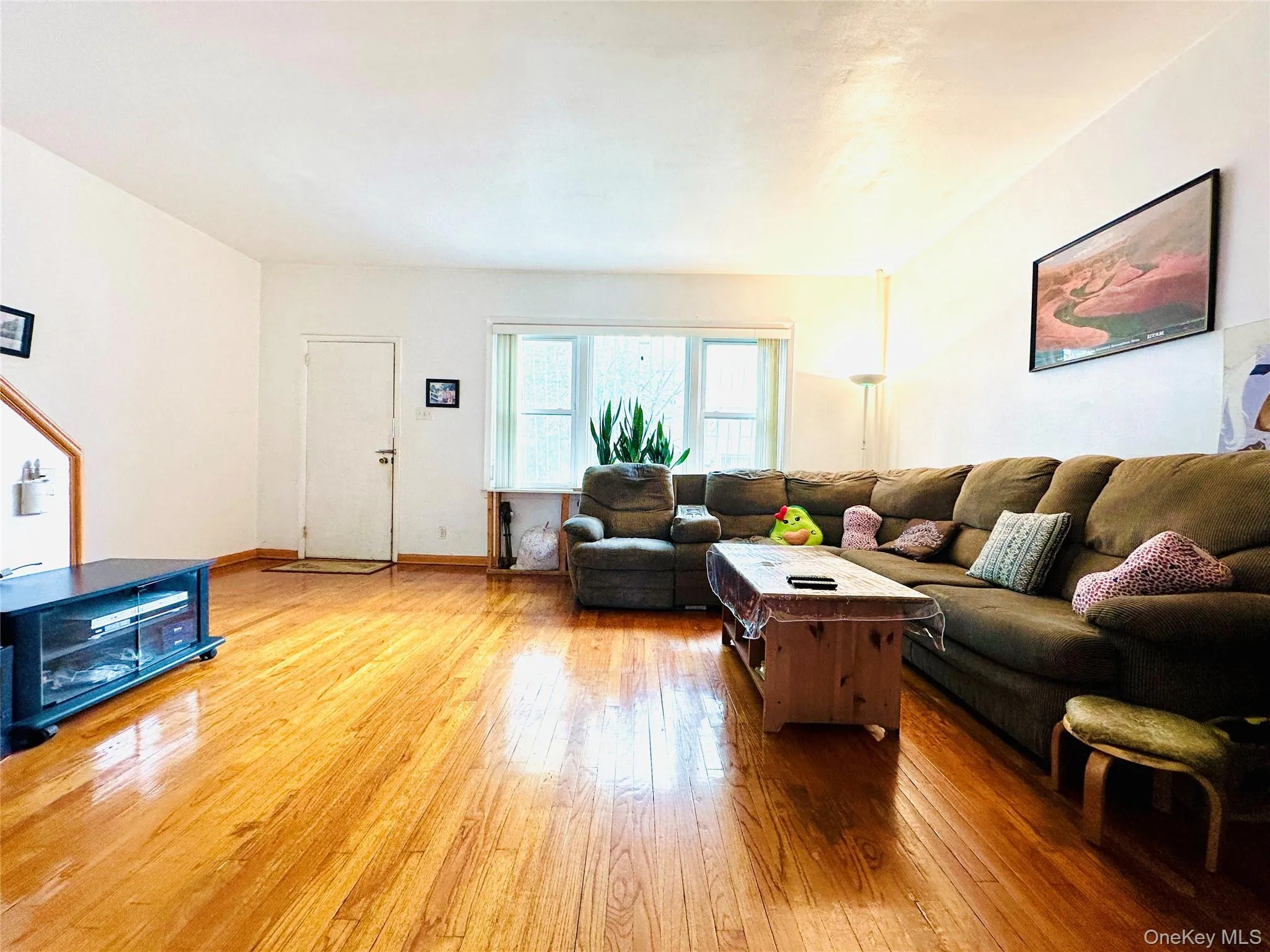 33-33 72nd Street, New York, NY, 3 Bedrooms Bedrooms, 6 Rooms Rooms,1 BathroomBathrooms,Residential Sale,For Rent,72nd,0,1000335 33-33 72nd Street, New York, NY, 3 Bedrooms Bedrooms, 6 Rooms Rooms,1 BathroomBathrooms,Residential Sale,For Rent,72nd,0,1000335