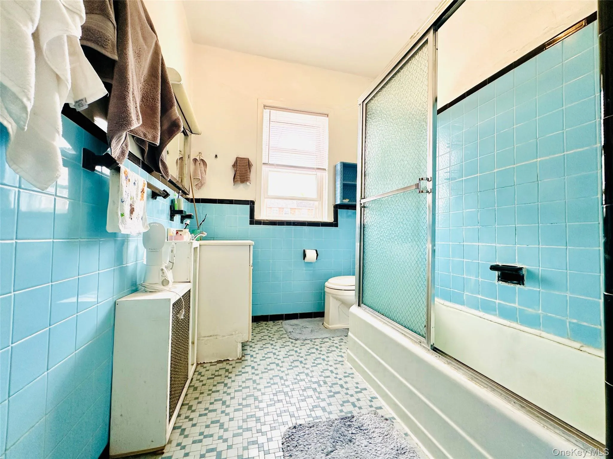 33-33 72nd Street, New York, NY, 3 Bedrooms Bedrooms, 6 Rooms Rooms,1 BathroomBathrooms,Residential Sale,For Rent,72nd,0,1000335 33-33 72nd Street, New York, NY, 3 Bedrooms Bedrooms, 6 Rooms Rooms,1 BathroomBathrooms,Residential Sale,For Rent,72nd,0,1000335