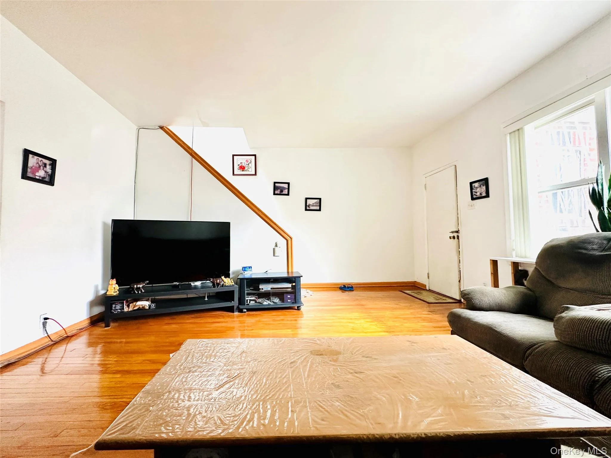 33-33 72nd Street, New York, NY, 3 Bedrooms Bedrooms, 6 Rooms Rooms,1 BathroomBathrooms,Residential Sale,For Rent,72nd,0,1000335 33-33 72nd Street, New York, NY, 3 Bedrooms Bedrooms, 6 Rooms Rooms,1 BathroomBathrooms,Residential Sale,For Rent,72nd,0,1000335