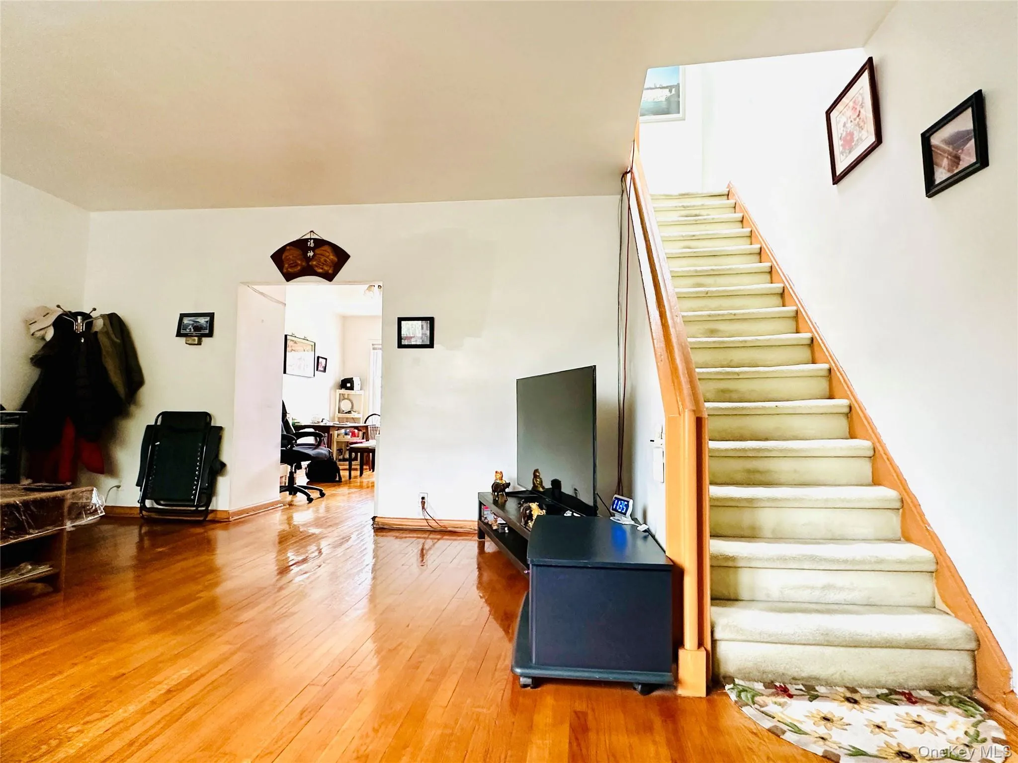 33-33 72nd Street, New York, NY, 3 Bedrooms Bedrooms, 6 Rooms Rooms,1 BathroomBathrooms,Residential Sale,For Rent,72nd,0,1000335 33-33 72nd Street, New York, NY, 3 Bedrooms Bedrooms, 6 Rooms Rooms,1 BathroomBathrooms,Residential Sale,For Rent,72nd,0,1000335