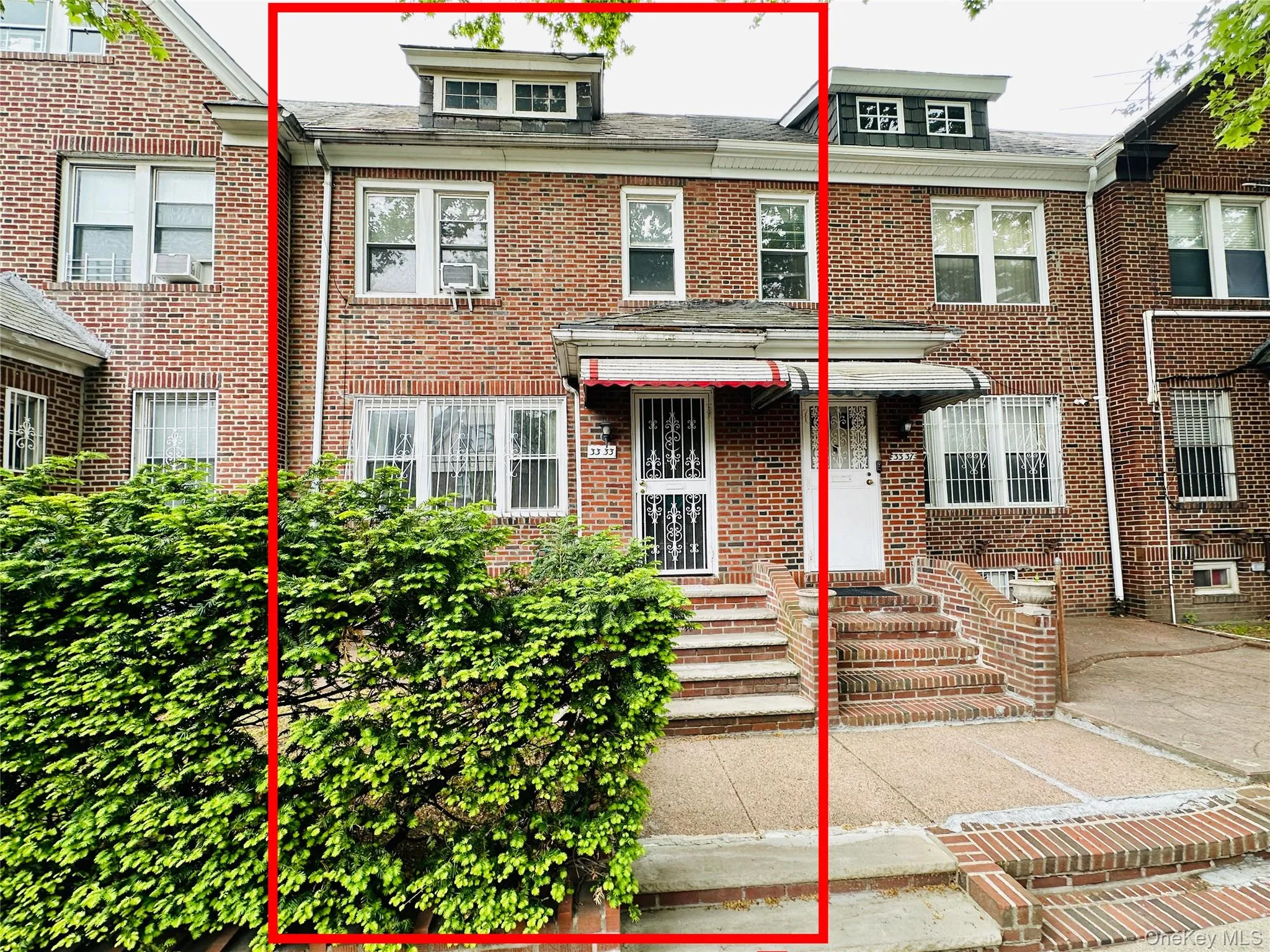 33-33 72nd Street, New York, NY, 3 Bedrooms Bedrooms, 6 Rooms Rooms,1 BathroomBathrooms,Residential Sale,For Rent,72nd,0,1000335 33-33 72nd Street, New York, NY, 3 Bedrooms Bedrooms, 6 Rooms Rooms,1 BathroomBathrooms,Residential Sale,For Rent,72nd,0,1000335