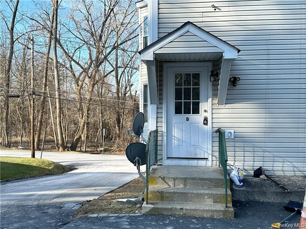 174 Myrtle Avenue, Carmel, NY, 3 Bedrooms Bedrooms, 5 Rooms Rooms,1 BathroomBathrooms,Residential Lease,For Rent,Myrtle,0,1000337 174 Myrtle Avenue, Carmel, NY, 3 Bedrooms Bedrooms, 5 Rooms Rooms,1 BathroomBathrooms,Residential Lease,For Rent,Myrtle,0,1000337
