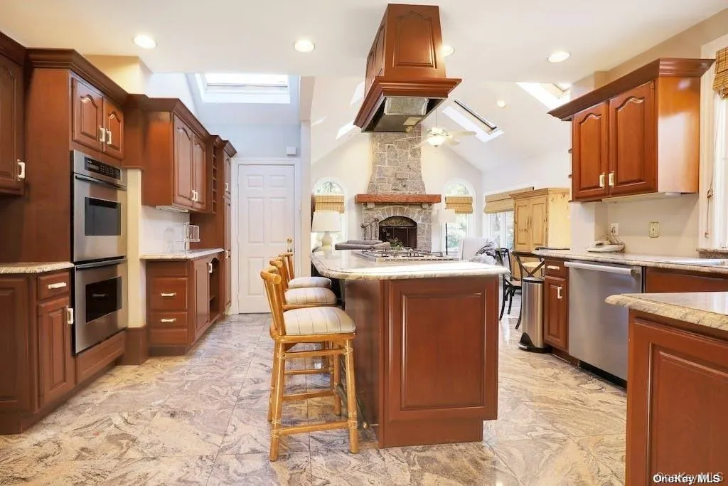 Center Island w. cooking countertop Center Island w. cooking countertop