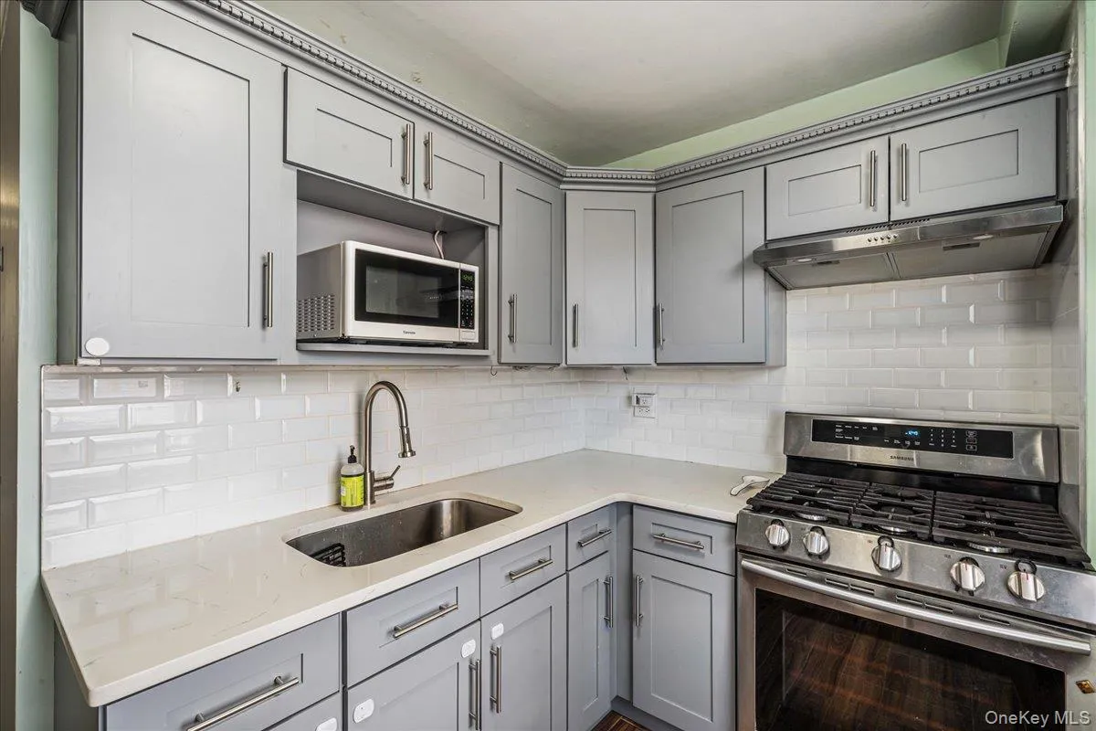 97-40 62nd Drive, New York, NY, 2 Bedrooms Bedrooms, 5 Rooms Rooms,1 BathroomBathrooms,Residential,For Rent,62nd Drive,0,1000353 97-40 62nd Drive, New York, NY, 2 Bedrooms Bedrooms, 5 Rooms Rooms,1 BathroomBathrooms,Residential,For Rent,62nd Drive,0,1000353
