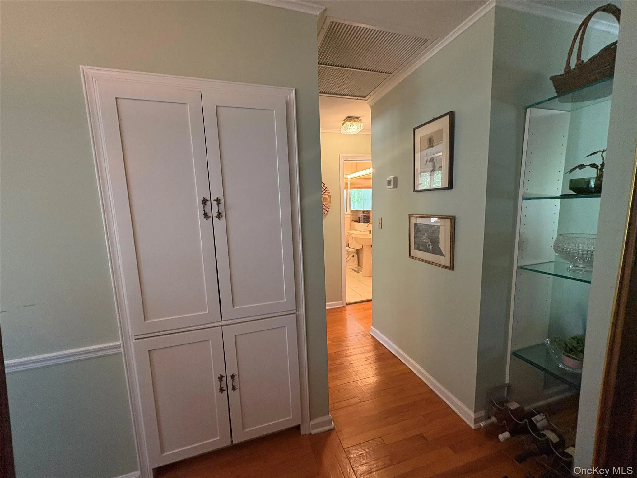 732 Scarsdale Road, Yonkers, NY, 3 Bedrooms Bedrooms, 7 Rooms Rooms,2 BathroomsBathrooms,Residential,For Rent,Scarsdale,0,KEY1000356 732 Scarsdale Road, Yonkers, NY, 3 Bedrooms Bedrooms, 7 Rooms Rooms,2 BathroomsBathrooms,Residential,For Rent,Scarsdale,0,KEY1000356