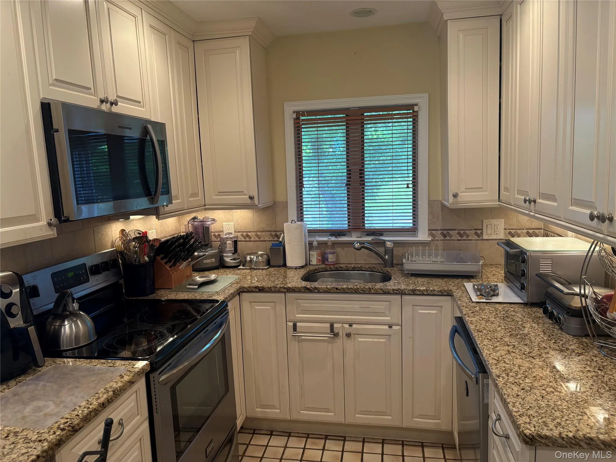 732 Scarsdale Road, Yonkers, NY, 3 Bedrooms Bedrooms, 7 Rooms Rooms,2 BathroomsBathrooms,Residential,For Rent,Scarsdale,0,1000356 732 Scarsdale Road, Yonkers, NY, 3 Bedrooms Bedrooms, 7 Rooms Rooms,2 BathroomsBathrooms,Residential,For Rent,Scarsdale,0,1000356