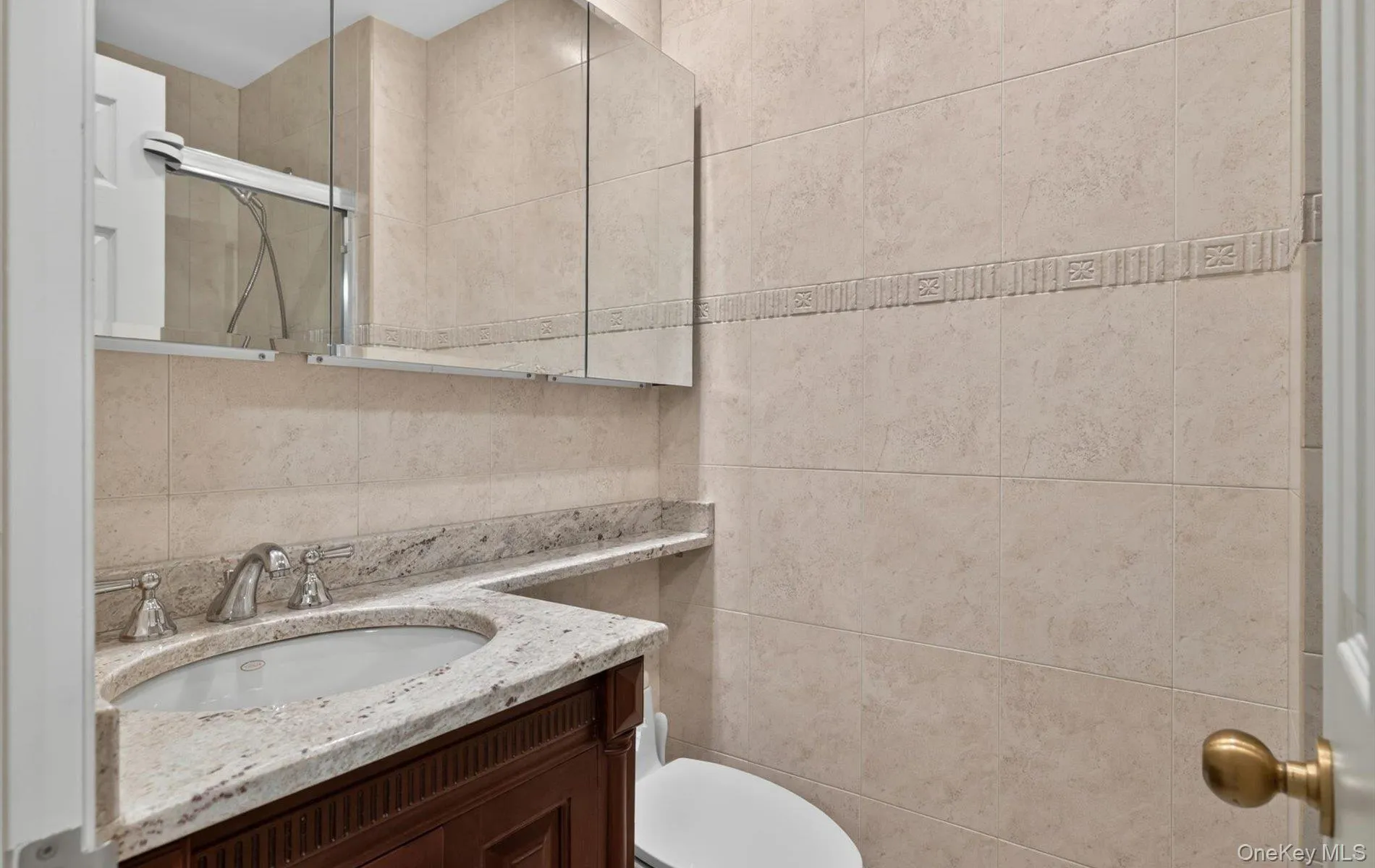 240-17 Oak Park Drive, New York, NY, 3 Bedrooms Bedrooms, 7 Rooms Rooms,3 BathroomsBathrooms,Residential,For Rent,Oak Park,0,1000363 240-17 Oak Park Drive, New York, NY, 3 Bedrooms Bedrooms, 7 Rooms Rooms,3 BathroomsBathrooms,Residential,For Rent,Oak Park,0,1000363