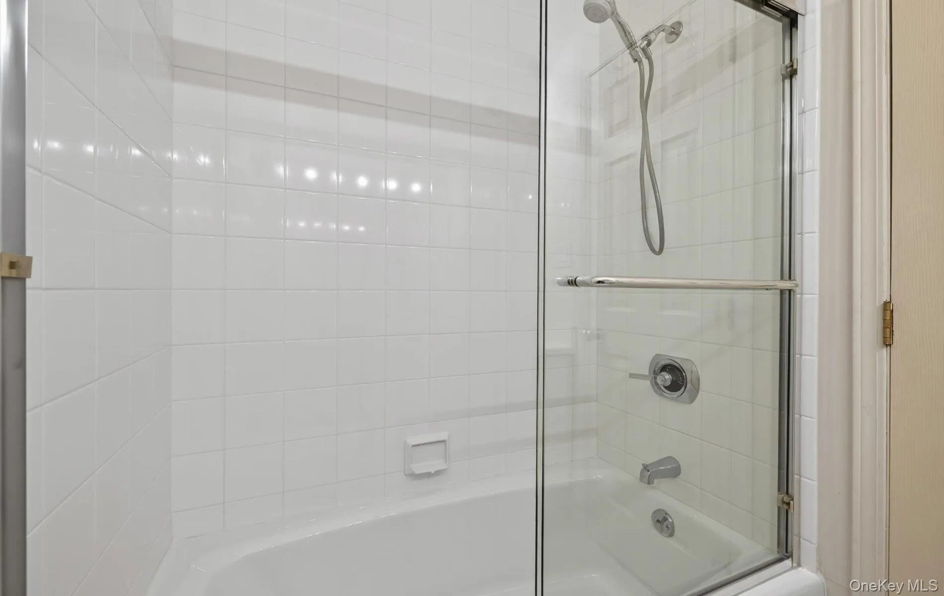 240-17 Oak Park Drive, New York, NY, 3 Bedrooms Bedrooms, 7 Rooms Rooms,3 BathroomsBathrooms,Residential,For Rent,Oak Park,0,1000363 240-17 Oak Park Drive, New York, NY, 3 Bedrooms Bedrooms, 7 Rooms Rooms,3 BathroomsBathrooms,Residential,For Rent,Oak Park,0,1000363