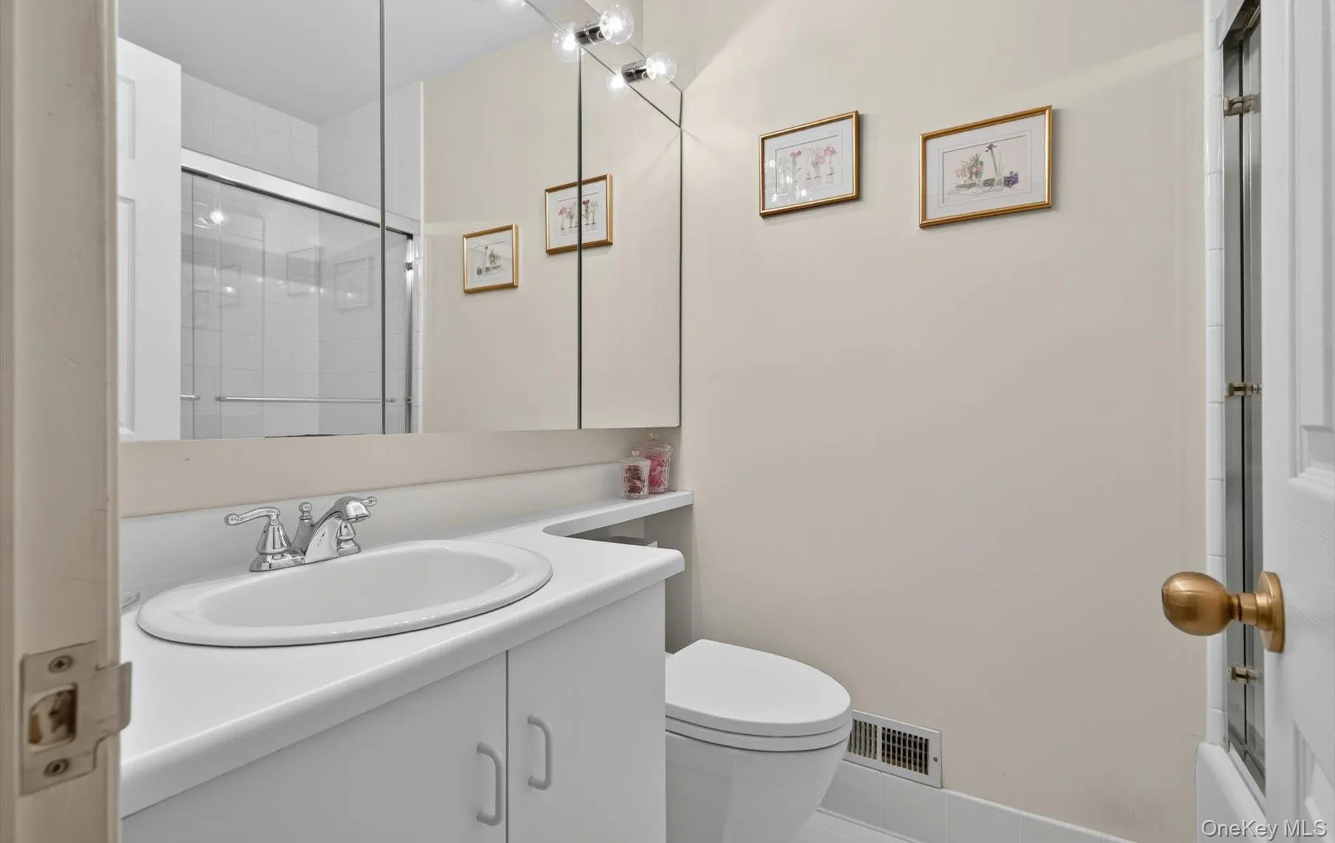 240-17 Oak Park Drive, New York, NY, 3 Bedrooms Bedrooms, 7 Rooms Rooms,3 BathroomsBathrooms,Residential,For Rent,Oak Park,0,1000363 240-17 Oak Park Drive, New York, NY, 3 Bedrooms Bedrooms, 7 Rooms Rooms,3 BathroomsBathrooms,Residential,For Rent,Oak Park,0,1000363