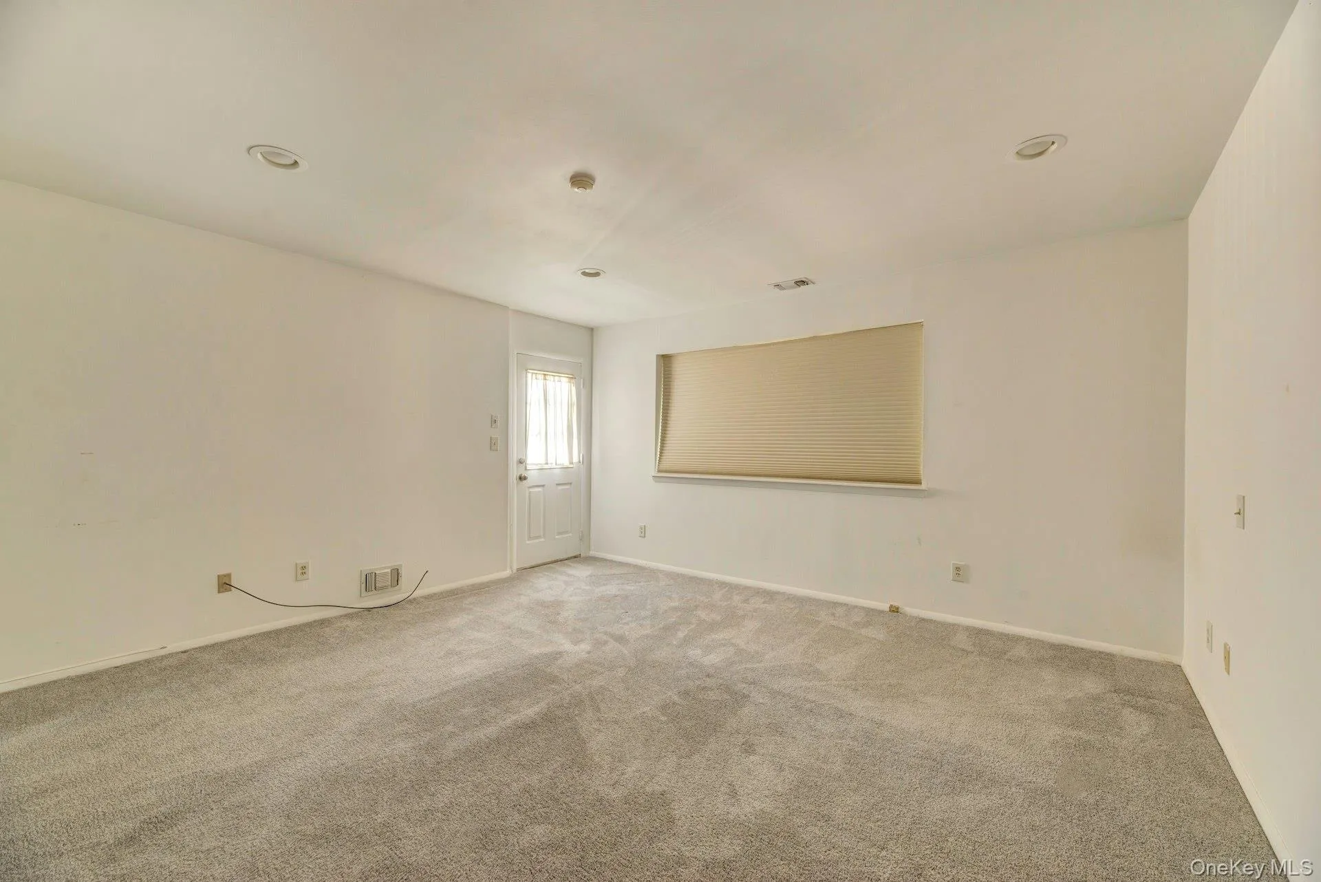 367 Seabreeze Court, Brookhaven, NY, 2 Bedrooms Bedrooms, 7 Rooms Rooms,2 BathroomsBathrooms,Residential Lease,For Rent,Seabreeze,0,1000364 367 Seabreeze Court, Brookhaven, NY, 2 Bedrooms Bedrooms, 7 Rooms Rooms,2 BathroomsBathrooms,Residential Lease,For Rent,Seabreeze,0,1000364