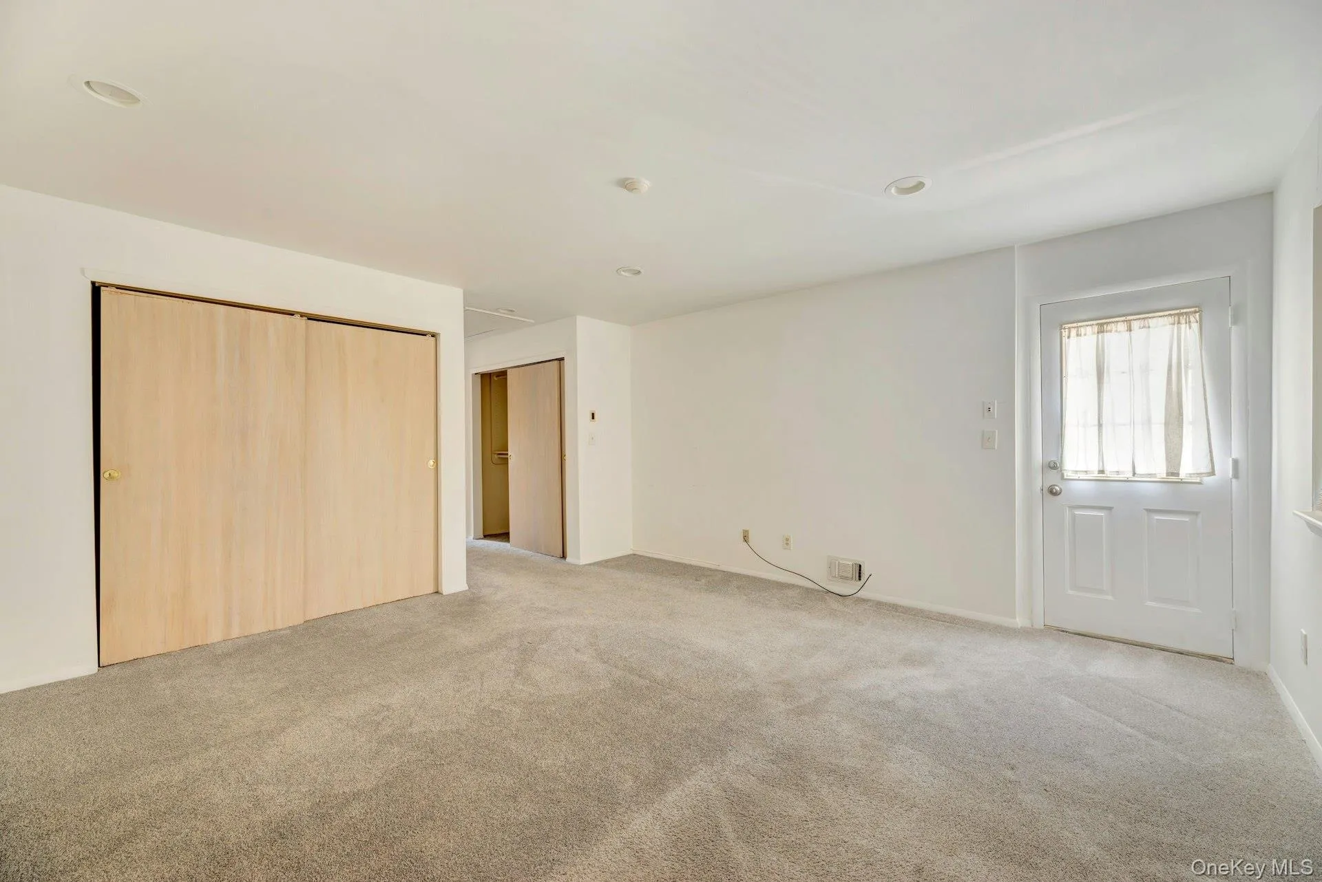 367 Seabreeze Court, Brookhaven, NY, 2 Bedrooms Bedrooms, 7 Rooms Rooms,2 BathroomsBathrooms,Residential Lease,For Rent,Seabreeze,0,1000364 367 Seabreeze Court, Brookhaven, NY, 2 Bedrooms Bedrooms, 7 Rooms Rooms,2 BathroomsBathrooms,Residential Lease,For Rent,Seabreeze,0,1000364
