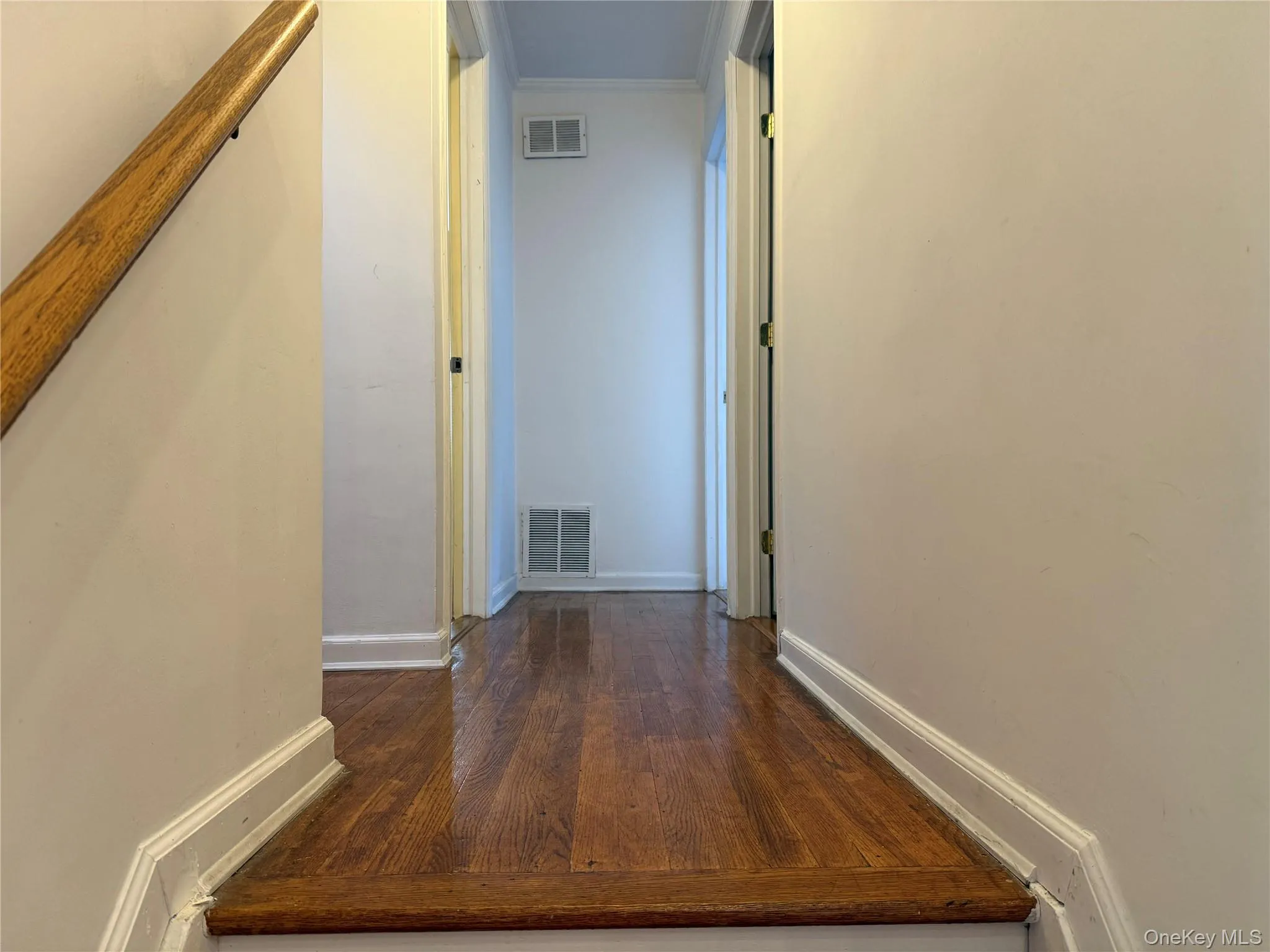 11 Syosset Circle, Oyster Bay, NY, 3 Bedrooms Bedrooms, 8 Rooms Rooms,1 BathroomBathrooms,Residential Lease,For Rent,Syosset,0,1000369 11 Syosset Circle, Oyster Bay, NY, 3 Bedrooms Bedrooms, 8 Rooms Rooms,1 BathroomBathrooms,Residential Lease,For Rent,Syosset,0,1000369