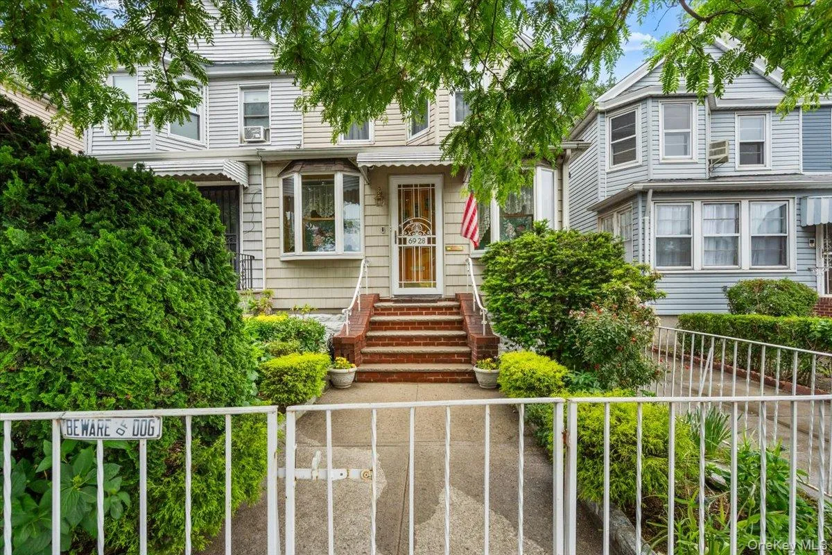 6928 Woodhaven Boulevard, New York, NY, 3 Bedrooms Bedrooms, 8 Rooms Rooms,1 BathroomBathrooms,Residential,For Rent,Woodhaven,0,1000376 6928 Woodhaven Boulevard, New York, NY, 3 Bedrooms Bedrooms, 8 Rooms Rooms,1 BathroomBathrooms,Residential,For Rent,Woodhaven,0,1000376