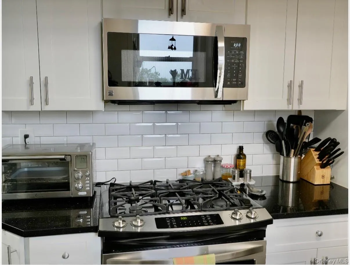 5900 Arlington Avenue, New York, NY, 2 Bedrooms Bedrooms, 4 Rooms Rooms,1 BathroomBathrooms,Residential,For Rent,Arlington,0,1000377 5900 Arlington Avenue, New York, NY, 2 Bedrooms Bedrooms, 4 Rooms Rooms,1 BathroomBathrooms,Residential,For Rent,Arlington,0,1000377