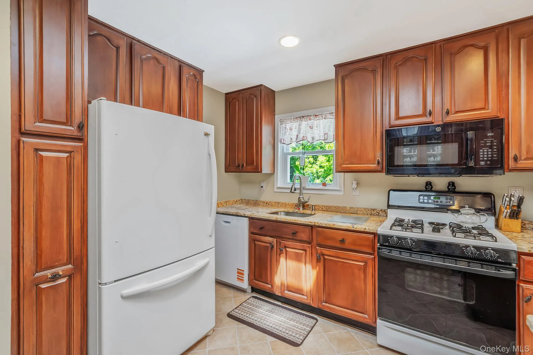 15 Peters Lane, Brookhaven, NY, 4 Bedrooms Bedrooms, 9 Rooms Rooms,2 BathroomsBathrooms,Residential,For Rent,Peters,0,1000382 15 Peters Lane, Brookhaven, NY, 4 Bedrooms Bedrooms, 9 Rooms Rooms,2 BathroomsBathrooms,Residential,For Rent,Peters,0,1000382