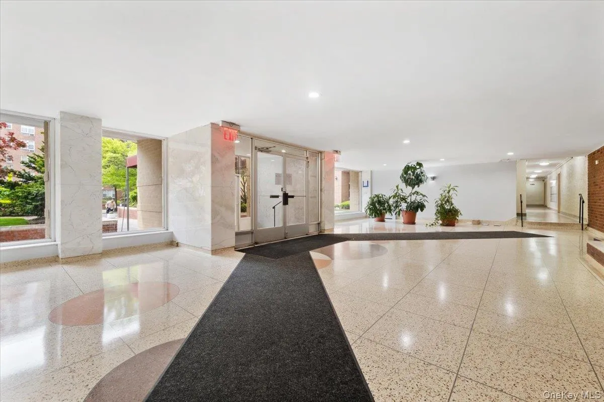 2 Sadore Lane, Yonkers, NY, 2 Bedrooms Bedrooms, 4 Rooms Rooms,1 BathroomBathrooms,Residential,For Rent,Sadore,0,1000386 2 Sadore Lane, Yonkers, NY, 2 Bedrooms Bedrooms, 4 Rooms Rooms,1 BathroomBathrooms,Residential,For Rent,Sadore,0,1000386