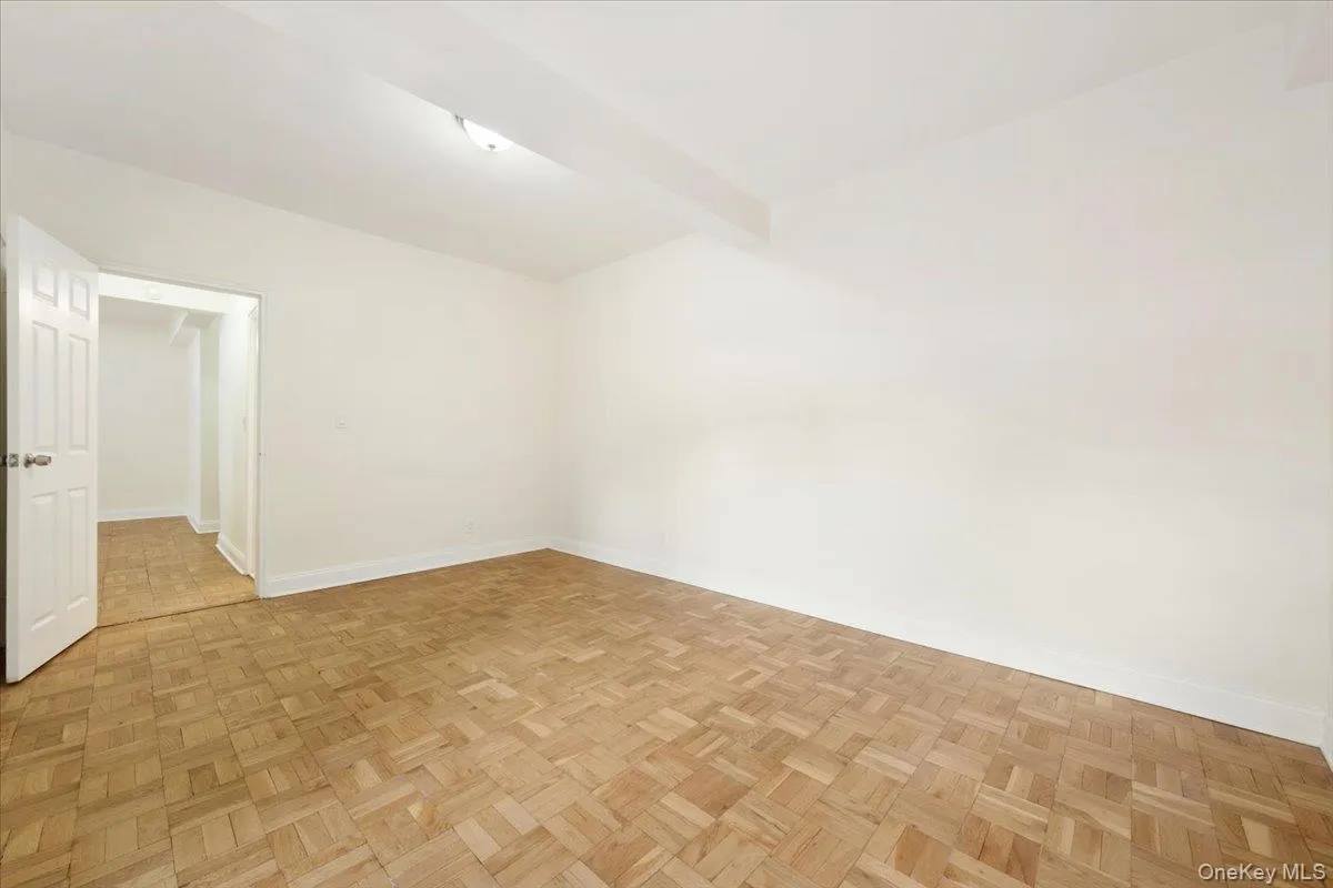2 Sadore Lane, Yonkers, NY, 2 Bedrooms Bedrooms, 4 Rooms Rooms,1 BathroomBathrooms,Residential,For Rent,Sadore,0,1000386 2 Sadore Lane, Yonkers, NY, 2 Bedrooms Bedrooms, 4 Rooms Rooms,1 BathroomBathrooms,Residential,For Rent,Sadore,0,1000386