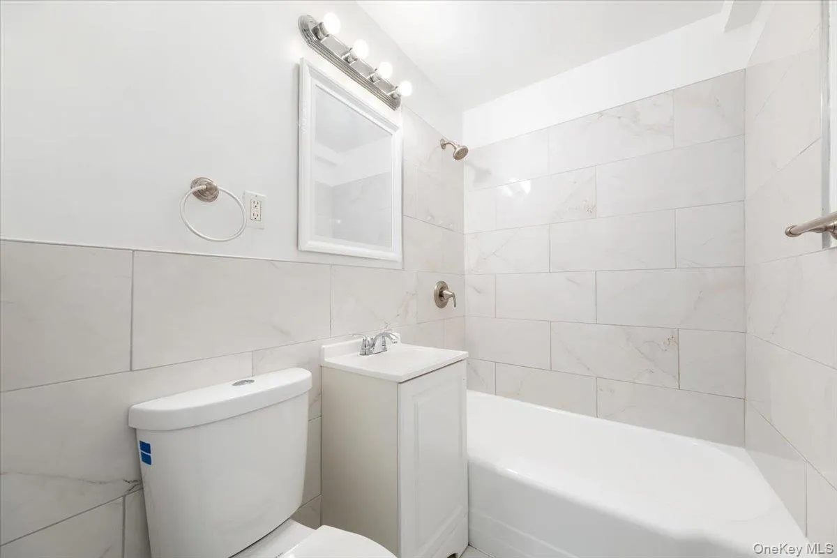 2 Sadore Lane, Yonkers, NY, 2 Bedrooms Bedrooms, 4 Rooms Rooms,1 BathroomBathrooms,Residential,For Rent,Sadore,0,1000386 2 Sadore Lane, Yonkers, NY, 2 Bedrooms Bedrooms, 4 Rooms Rooms,1 BathroomBathrooms,Residential,For Rent,Sadore,0,1000386