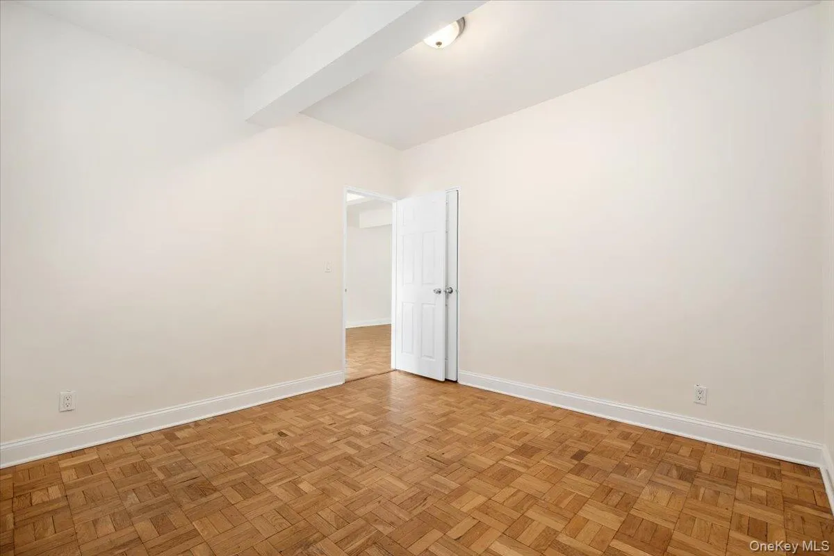 2 Sadore Lane, Yonkers, NY, 2 Bedrooms Bedrooms, 4 Rooms Rooms,1 BathroomBathrooms,Residential,For Rent,Sadore,0,1000386 2 Sadore Lane, Yonkers, NY, 2 Bedrooms Bedrooms, 4 Rooms Rooms,1 BathroomBathrooms,Residential,For Rent,Sadore,0,1000386
