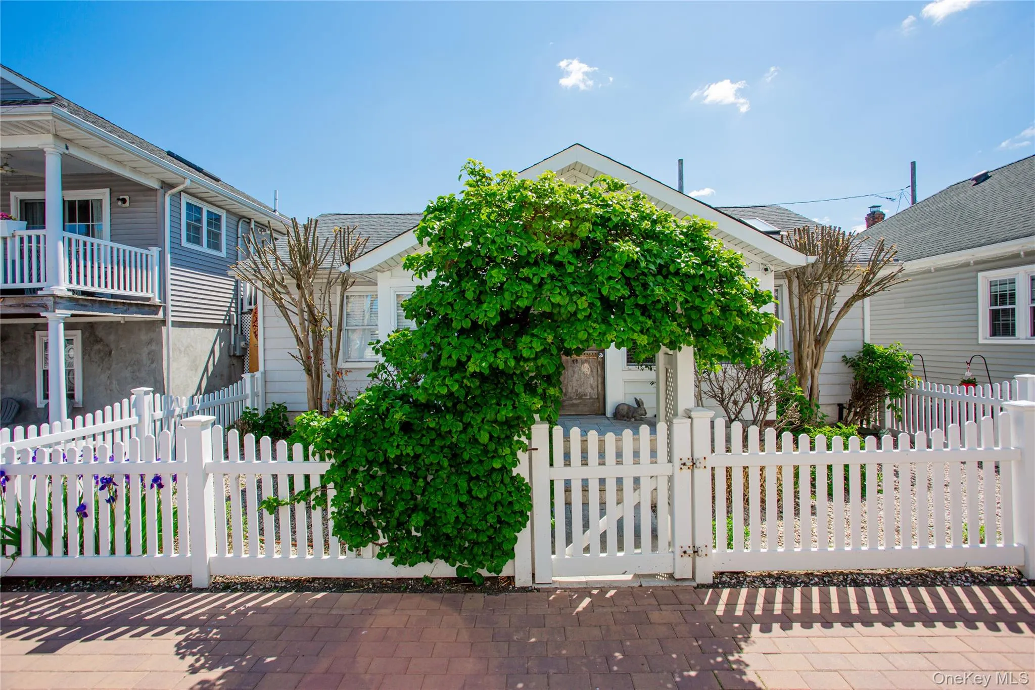 16 June Walk, Long Beach, NY, 3 Bedrooms Bedrooms, 6 Rooms Rooms,1 BathroomBathrooms,Residential Lease,For Rent,June,0,1000387 16 June Walk, Long Beach, NY, 3 Bedrooms Bedrooms, 6 Rooms Rooms,1 BathroomBathrooms,Residential Lease,For Rent,June,0,1000387
