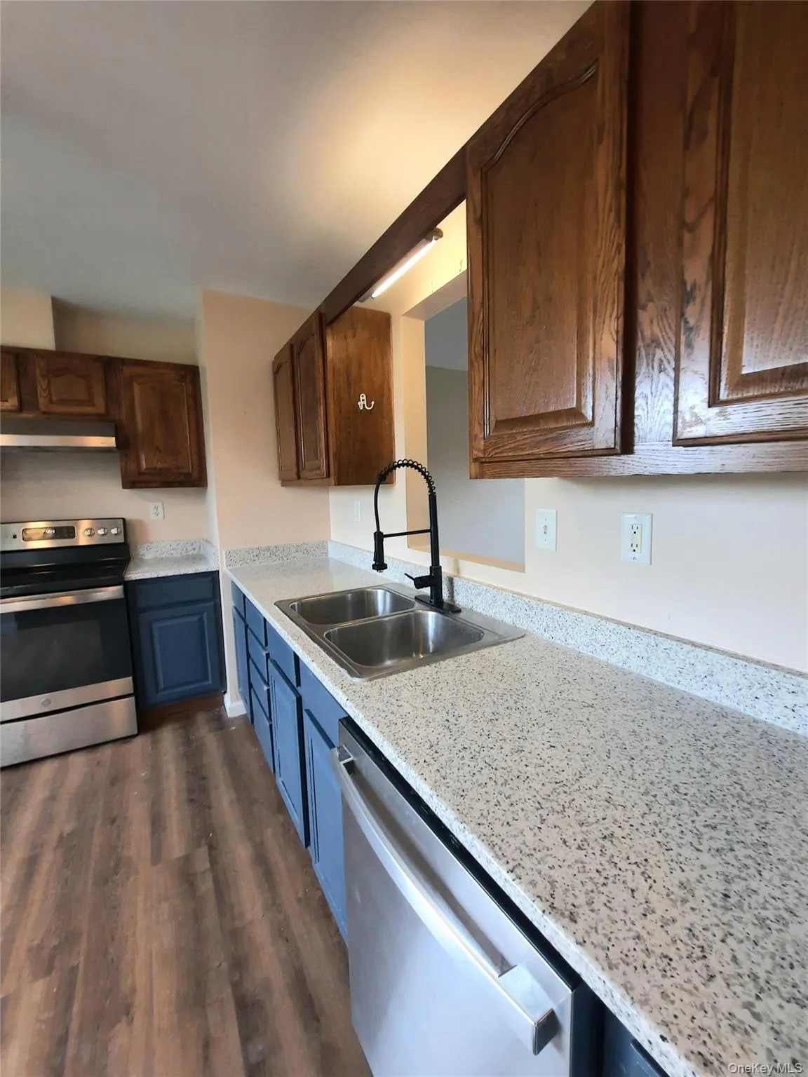 Featuring new stone counter tops. Featuring new stone counter tops.