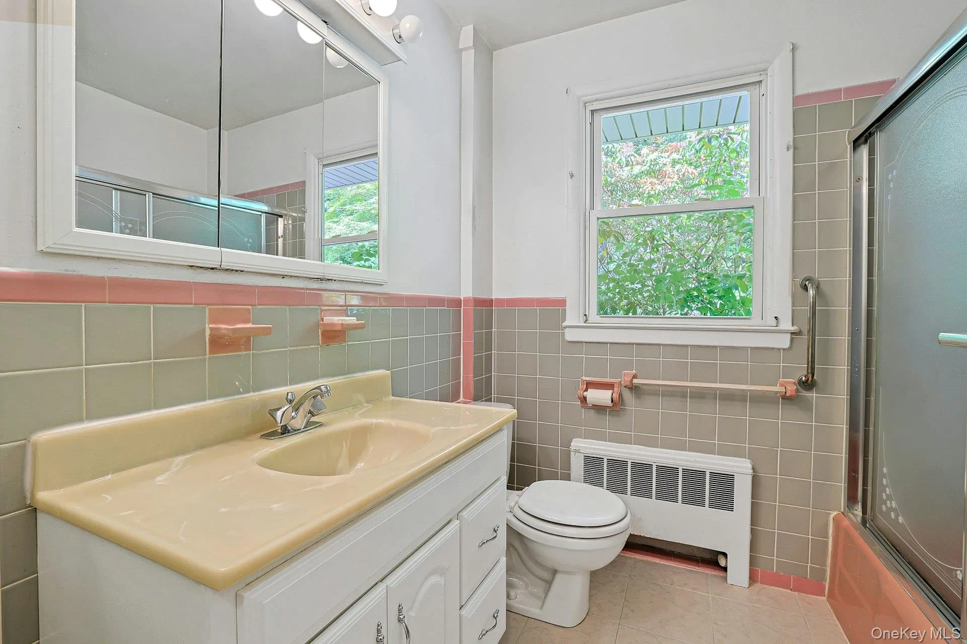 Full Hall Bathroom Full Hall Bathroom