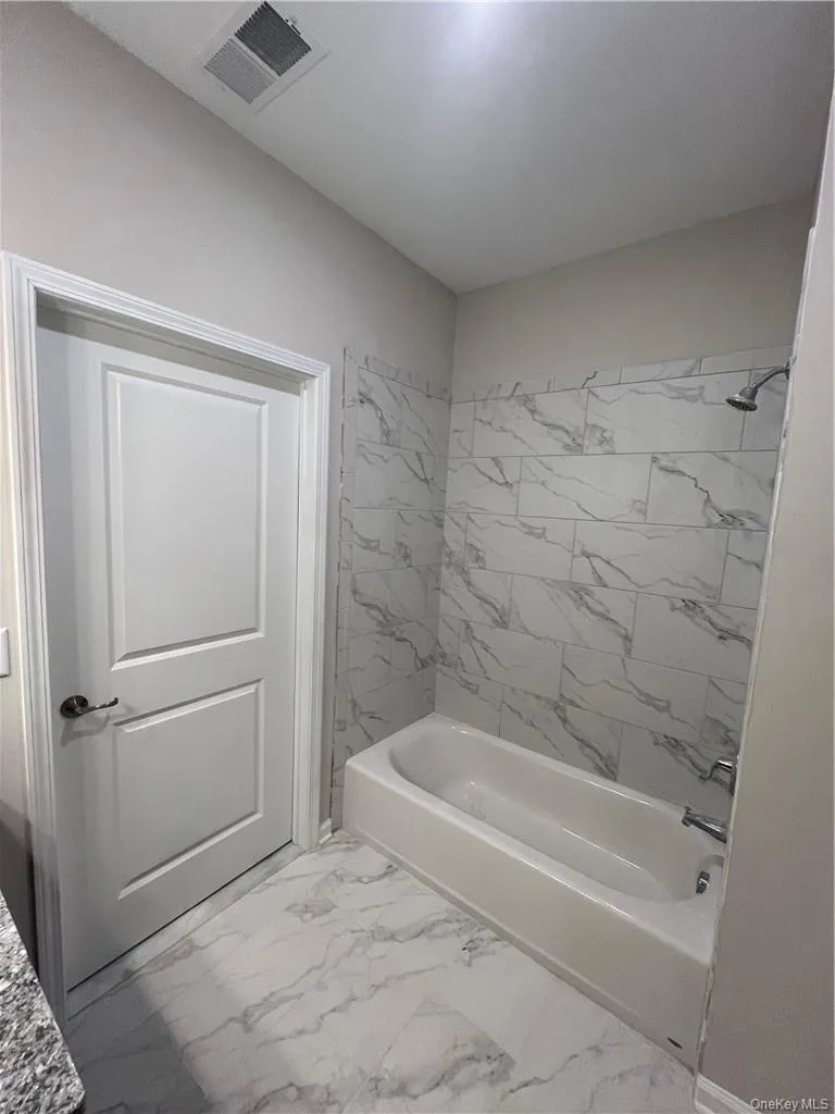 Tower Ridge Grande Bathroom Tower Ridge Grande Bathroom