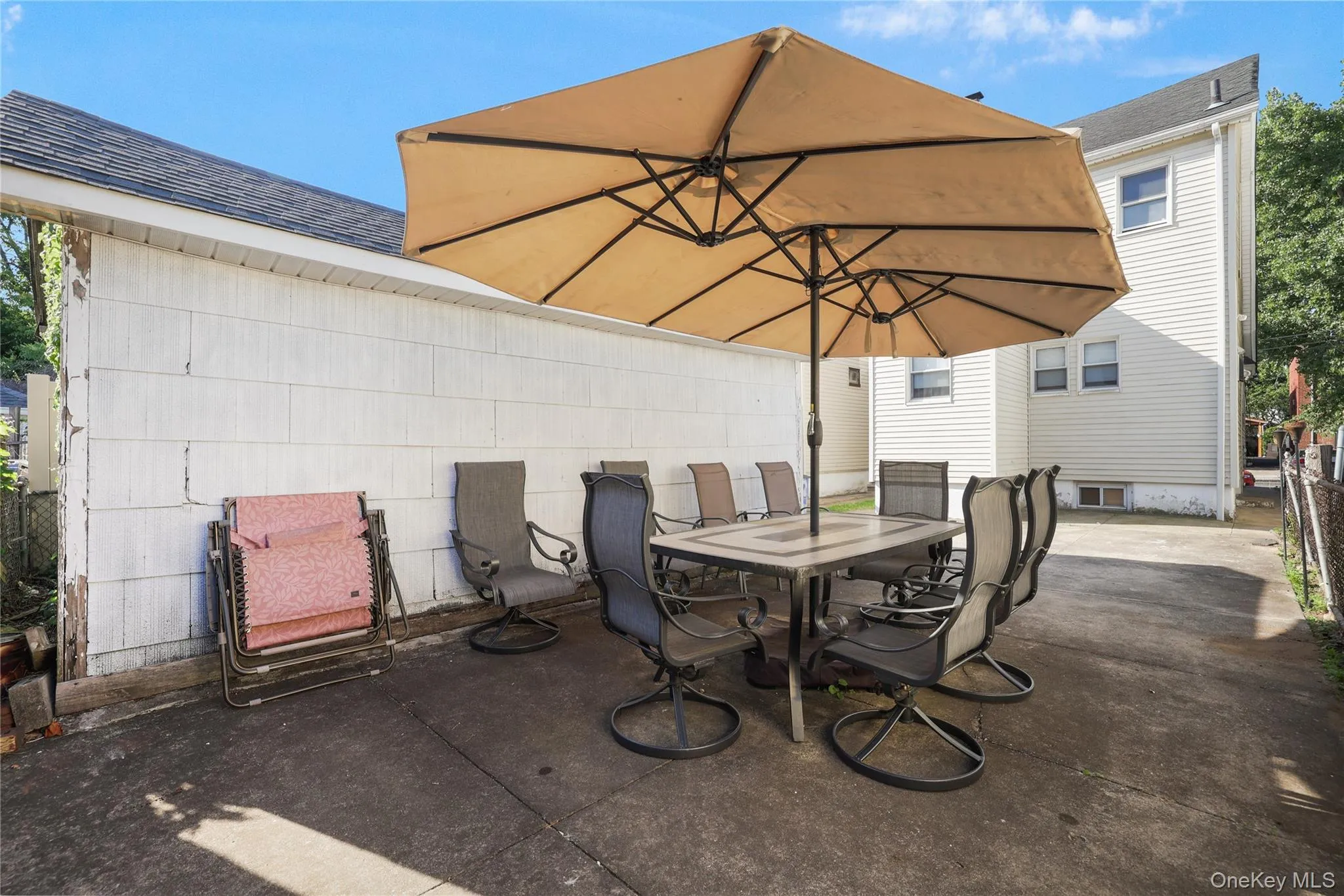 225-25 106th Avenue, New York, NY, 3 Bedrooms Bedrooms, 8 Rooms Rooms,1 BathroomBathrooms,Residential,For Rent,106th,0,1000397 225-25 106th Avenue, New York, NY, 3 Bedrooms Bedrooms, 8 Rooms Rooms,1 BathroomBathrooms,Residential,For Rent,106th,0,1000397