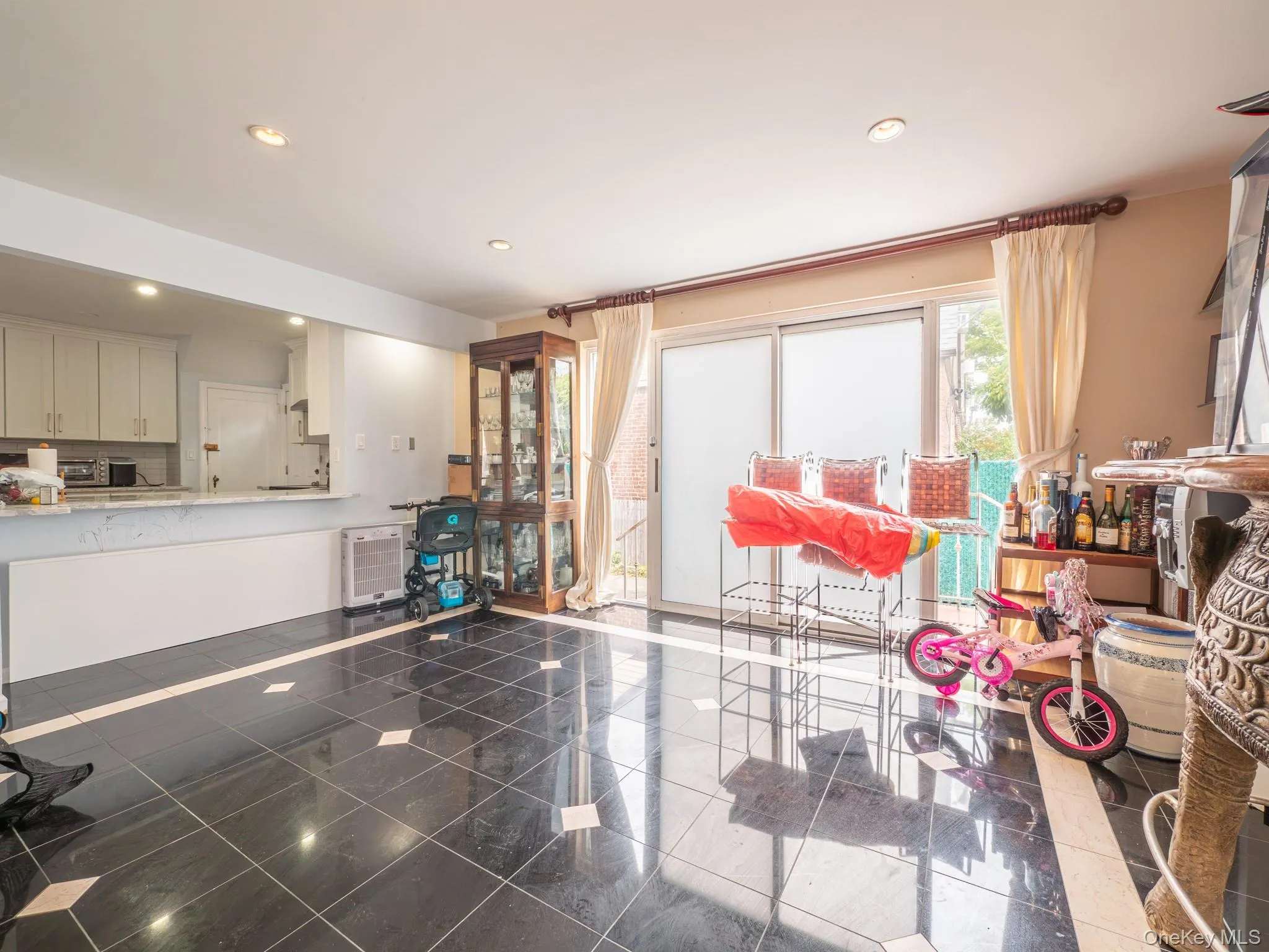 75-75 180th Street, New York, NY, 4 Bedrooms Bedrooms, 7 Rooms Rooms,2 BathroomsBathrooms,Residential Sale,For Rent,180th,0,1000409 75-75 180th Street, New York, NY, 4 Bedrooms Bedrooms, 7 Rooms Rooms,2 BathroomsBathrooms,Residential Sale,For Rent,180th,0,1000409
