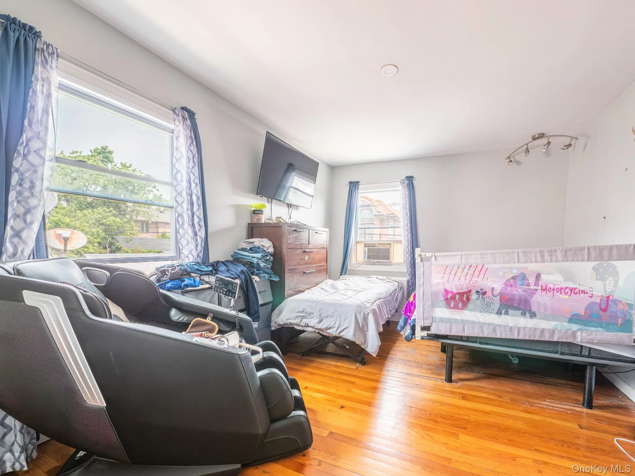 75-75 180th Street, New York, NY, 4 Bedrooms Bedrooms, 7 Rooms Rooms,2 BathroomsBathrooms,Residential Sale,For Rent,180th,0,1000409 75-75 180th Street, New York, NY, 4 Bedrooms Bedrooms, 7 Rooms Rooms,2 BathroomsBathrooms,Residential Sale,For Rent,180th,0,1000409