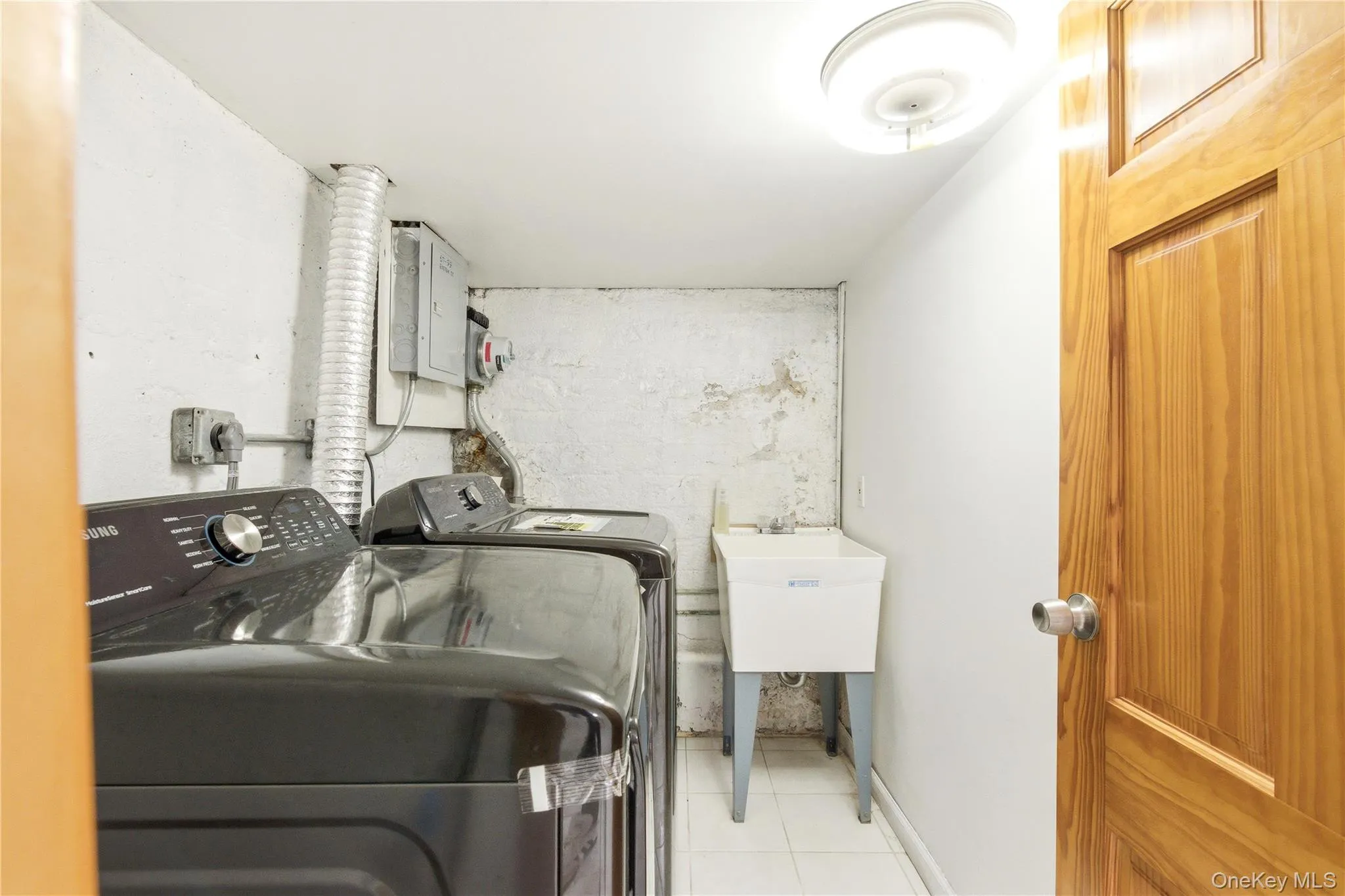 67-99 Exeter Street, New York, NY, 3 Bedrooms Bedrooms, 9 Rooms Rooms,2 BathroomsBathrooms,Residential Lease,For Rent,Exeter,0,1000412 67-99 Exeter Street, New York, NY, 3 Bedrooms Bedrooms, 9 Rooms Rooms,2 BathroomsBathrooms,Residential Lease,For Rent,Exeter,0,1000412