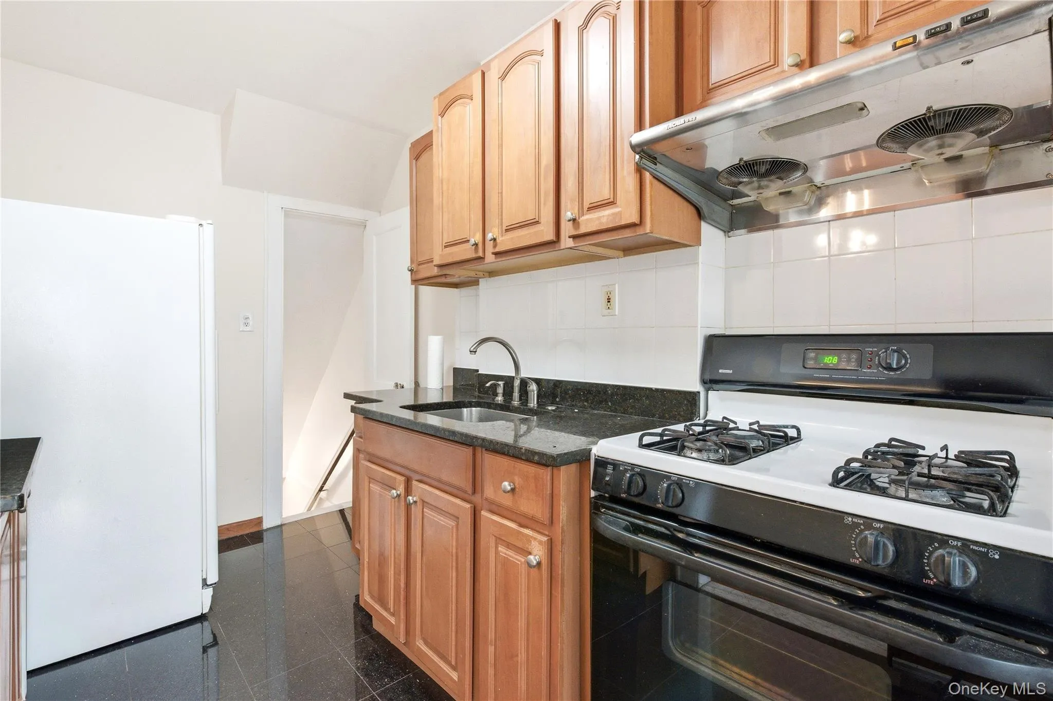67-99 Exeter Street, New York, NY, 3 Bedrooms Bedrooms, 9 Rooms Rooms,2 BathroomsBathrooms,Residential Lease,For Rent,Exeter,0,1000412 67-99 Exeter Street, New York, NY, 3 Bedrooms Bedrooms, 9 Rooms Rooms,2 BathroomsBathrooms,Residential Lease,For Rent,Exeter,0,1000412