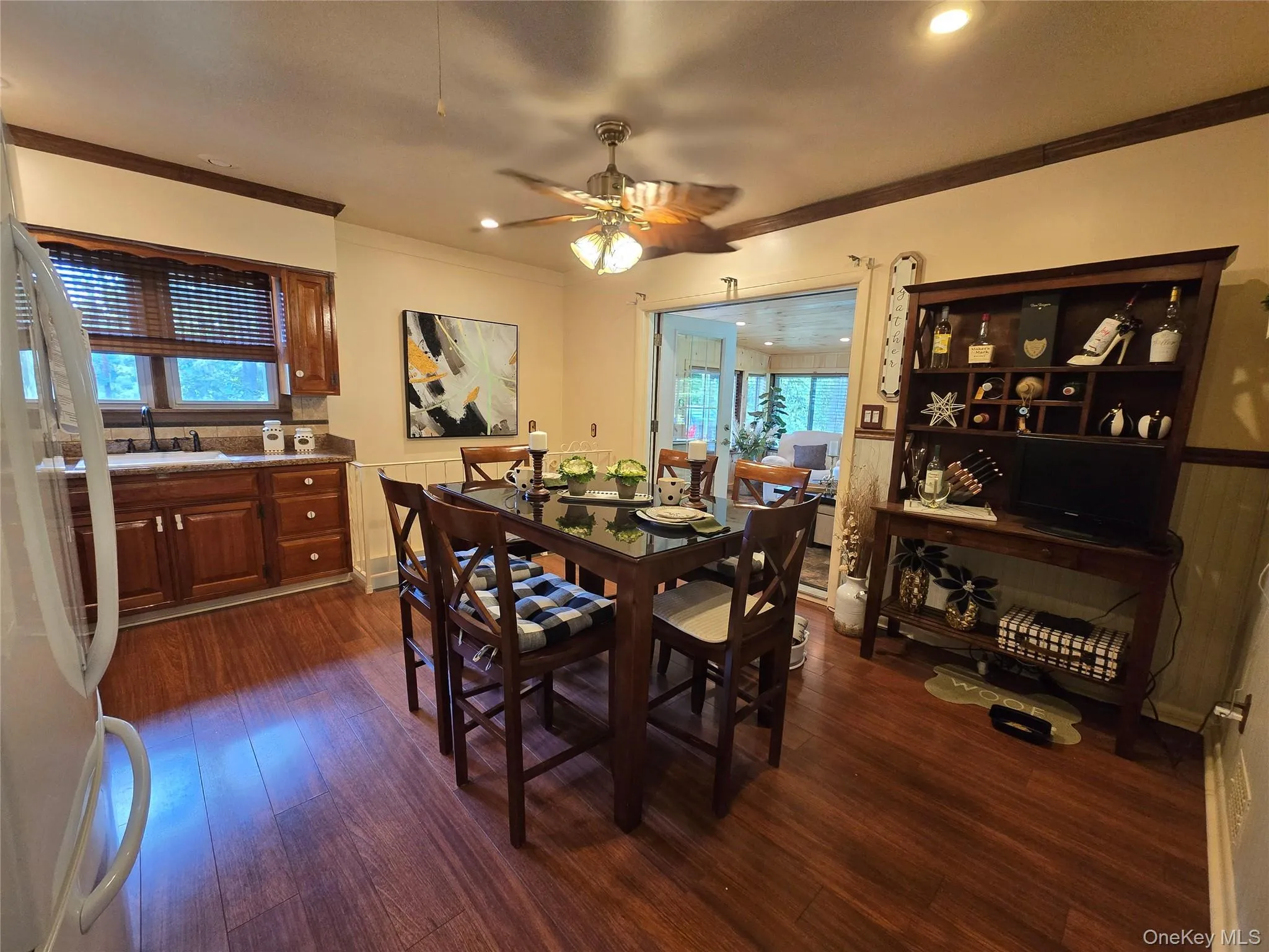 eat in kitchen eat in kitchen