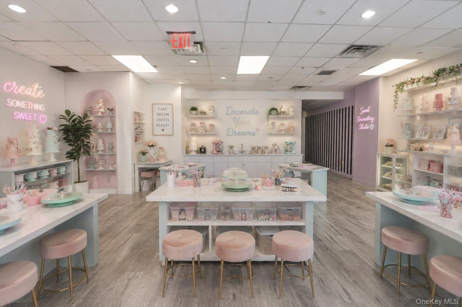 Virtually staged cake decorating store Virtually staged cake decorating store