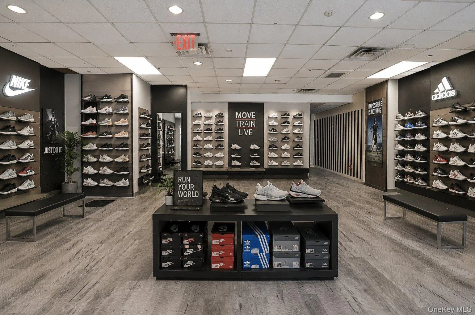 Virtually staged shoe store Virtually staged shoe store