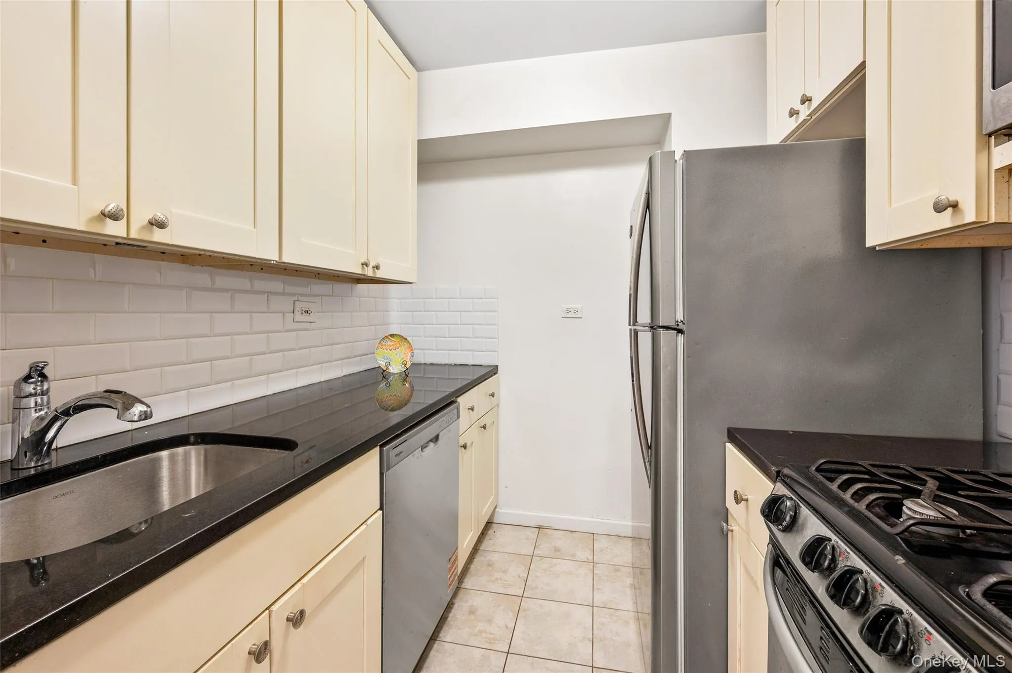 41-42 73 Street, New York, NY, 1 Bedroom Bedrooms, 3 Rooms Rooms,1 BathroomBathrooms,Residential,For Rent,73,0,1000423 41-42 73 Street, New York, NY, 1 Bedroom Bedrooms, 3 Rooms Rooms,1 BathroomBathrooms,Residential,For Rent,73,0,1000423