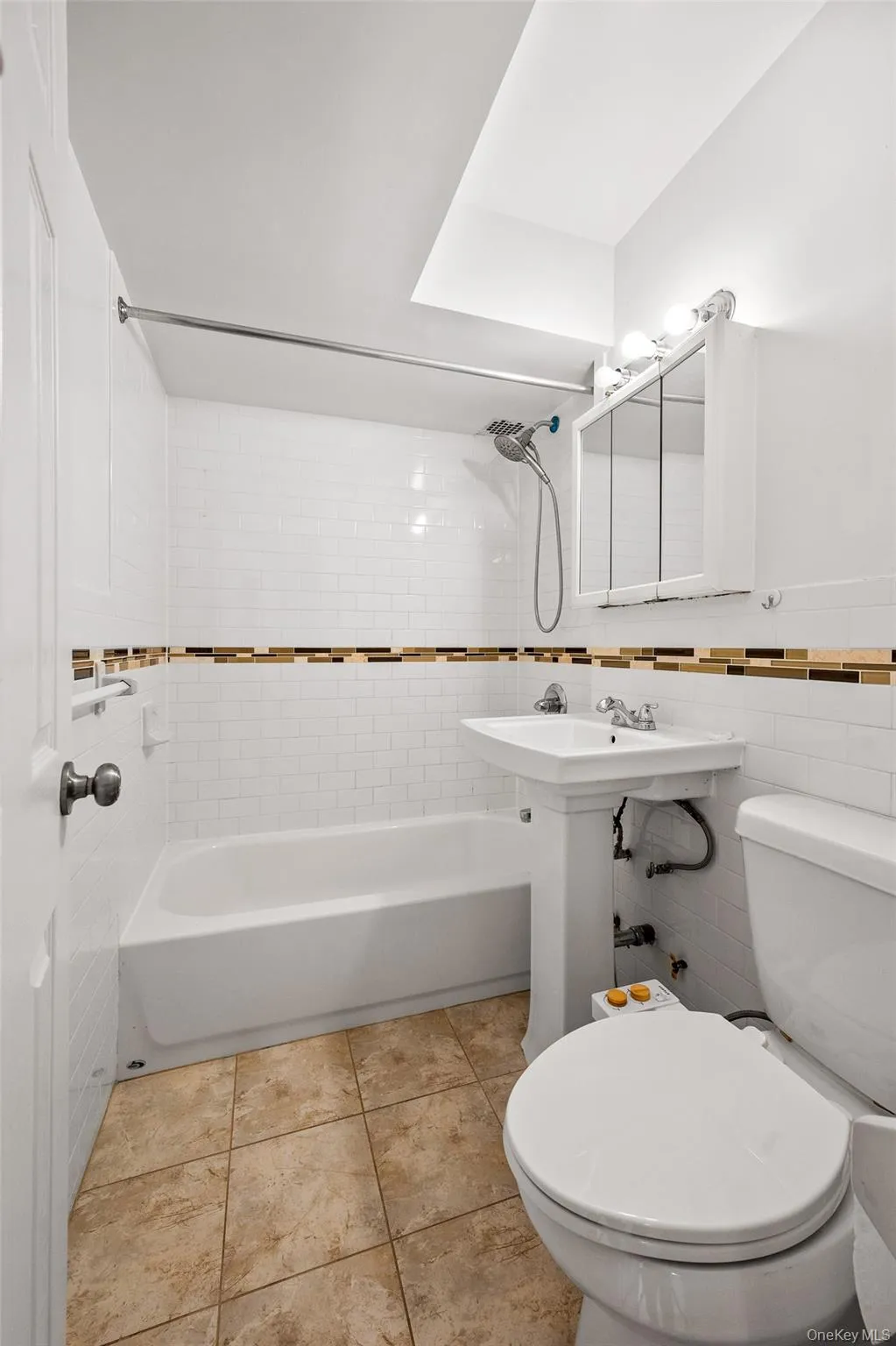 41-42 73 Street, New York, NY, 1 Bedroom Bedrooms, 3 Rooms Rooms,1 BathroomBathrooms,Residential,For Rent,73,0,1000423 41-42 73 Street, New York, NY, 1 Bedroom Bedrooms, 3 Rooms Rooms,1 BathroomBathrooms,Residential,For Rent,73,0,1000423