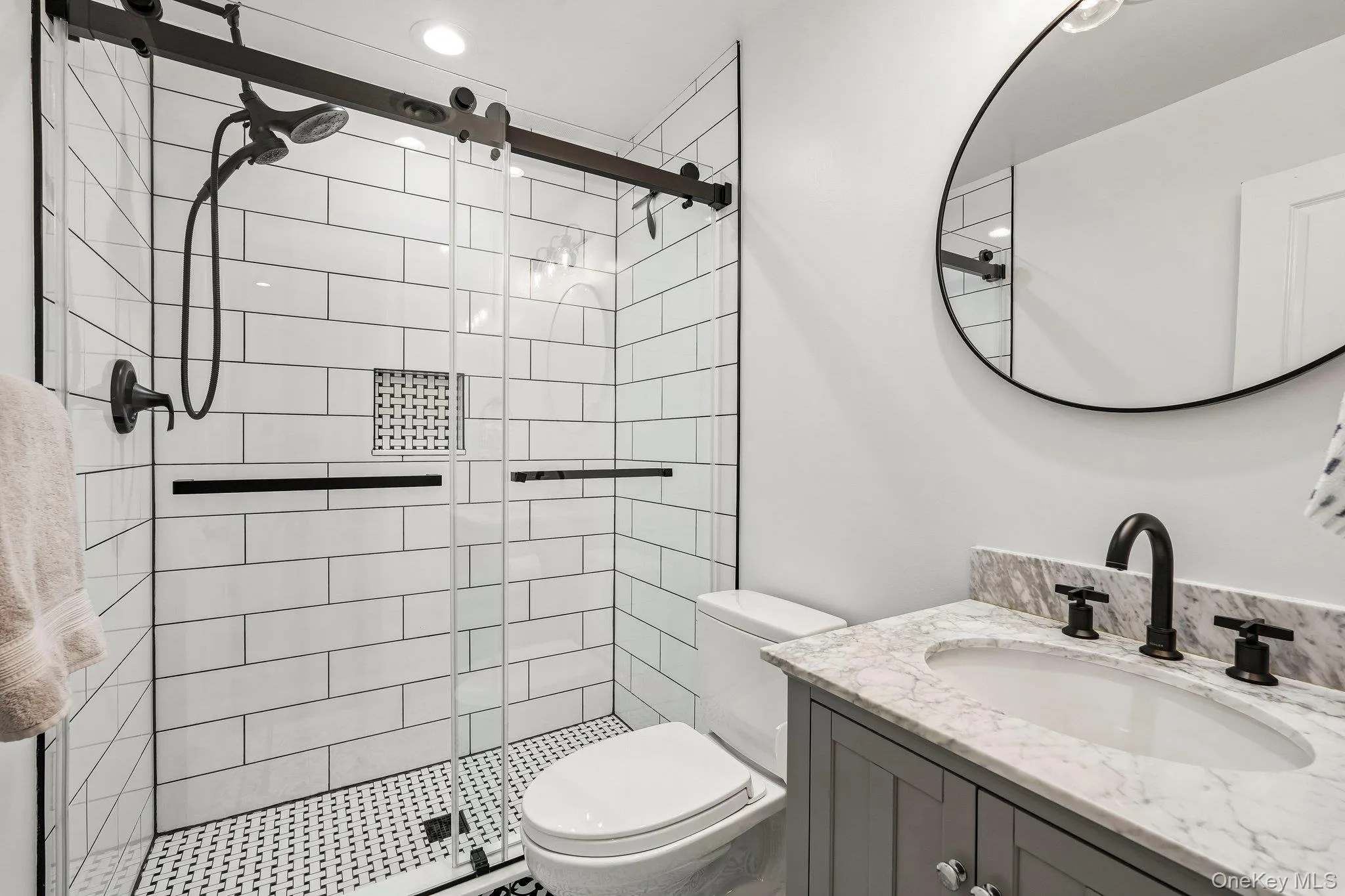 20 Aspen Court, Clarkstown, NY, 2 Bedrooms Bedrooms, 6 Rooms Rooms,2 BathroomsBathrooms,Residential Sale,For Rent,Aspen,0,1000426 20 Aspen Court, Clarkstown, NY, 2 Bedrooms Bedrooms, 6 Rooms Rooms,2 BathroomsBathrooms,Residential Sale,For Rent,Aspen,0,1000426