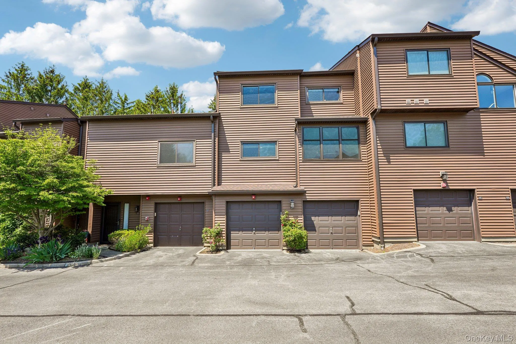 20 Aspen Court, Clarkstown, NY, 2 Bedrooms Bedrooms, 6 Rooms Rooms,2 BathroomsBathrooms,Residential Sale,For Rent,Aspen,0,1000426 20 Aspen Court, Clarkstown, NY, 2 Bedrooms Bedrooms, 6 Rooms Rooms,2 BathroomsBathrooms,Residential Sale,For Rent,Aspen,0,1000426