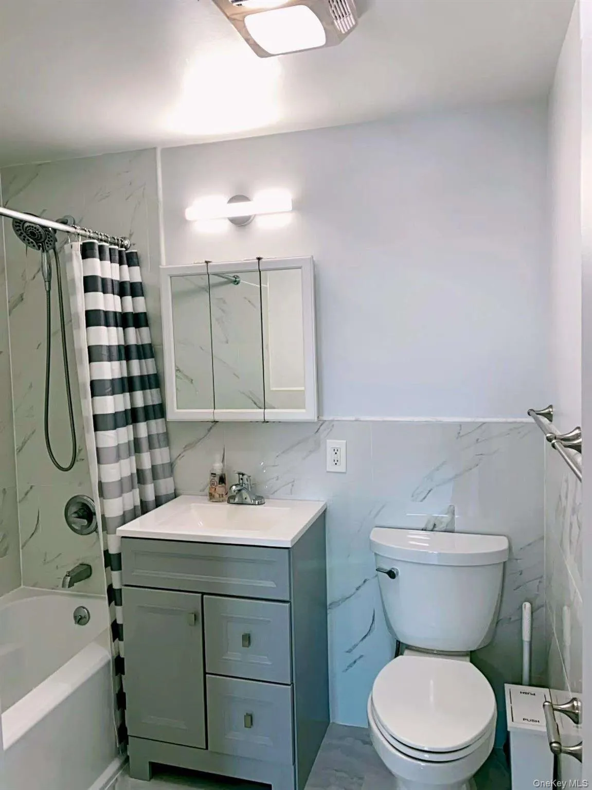 6070 Woodhaven Boulevard, New York, NY, 2 Bedrooms Bedrooms, 6 Rooms Rooms,2 BathroomsBathrooms,Residential Lease,For Rent,Woodhaven,0,1000429 6070 Woodhaven Boulevard, New York, NY, 2 Bedrooms Bedrooms, 6 Rooms Rooms,2 BathroomsBathrooms,Residential Lease,For Rent,Woodhaven,0,1000429