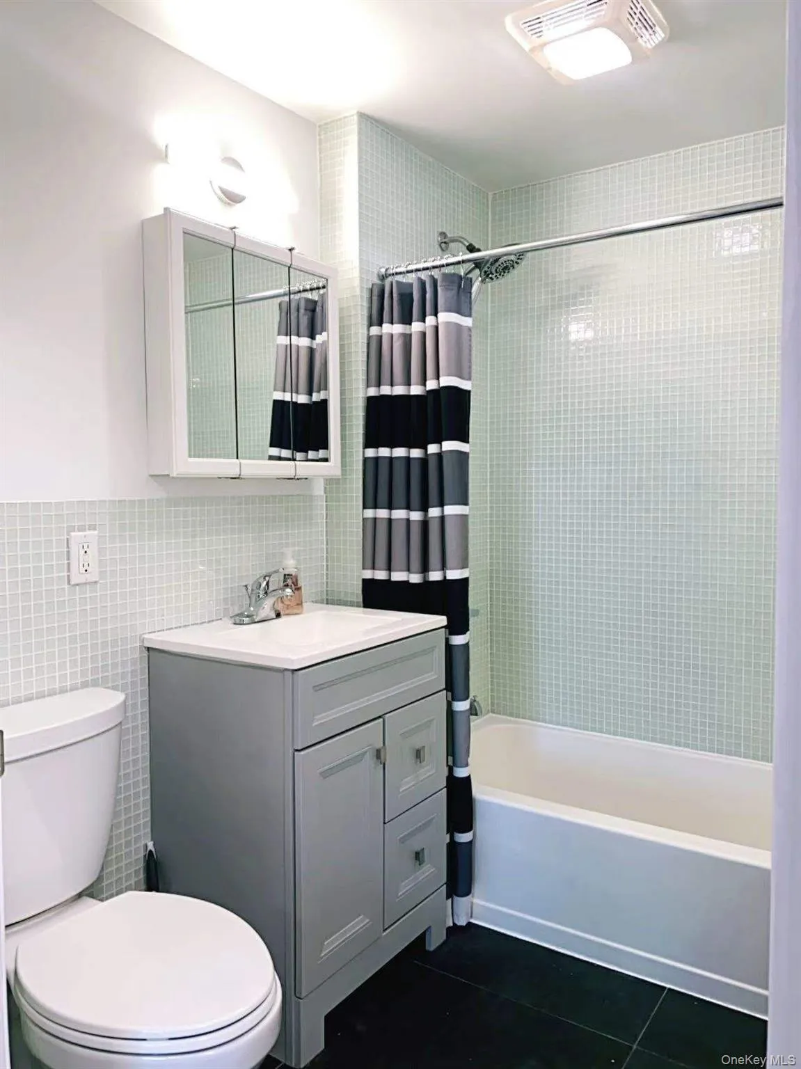 6070 Woodhaven Boulevard, New York, NY, 2 Bedrooms Bedrooms, 6 Rooms Rooms,2 BathroomsBathrooms,Residential Lease,For Rent,Woodhaven,0,1000429 6070 Woodhaven Boulevard, New York, NY, 2 Bedrooms Bedrooms, 6 Rooms Rooms,2 BathroomsBathrooms,Residential Lease,For Rent,Woodhaven,0,1000429