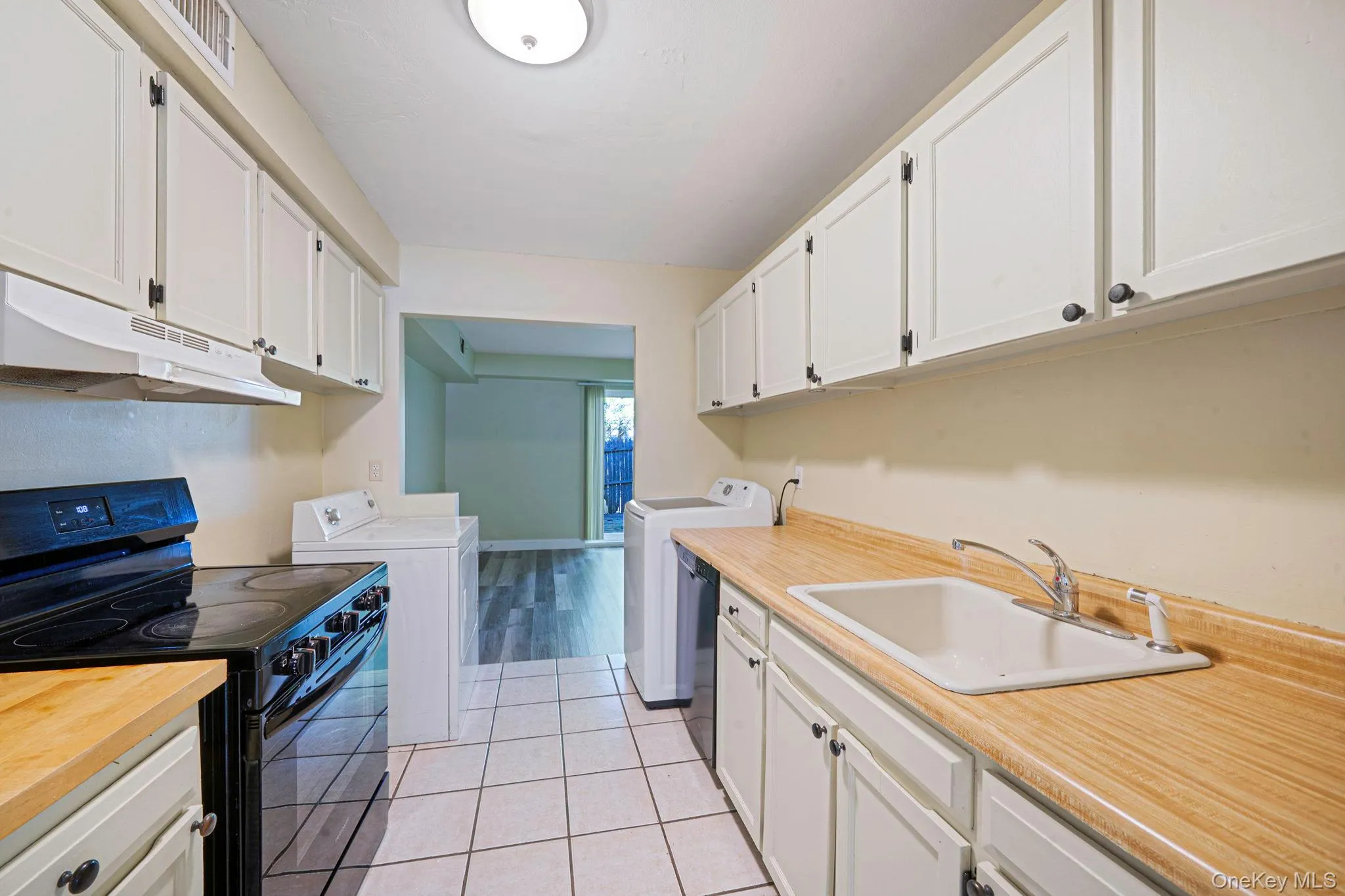 102 Hill Spur, Brookhaven, NY, 3 Bedrooms Bedrooms, 6 Rooms Rooms,1 BathroomBathrooms,Residential Sale,For Rent,Hill,0,1000433 102 Hill Spur, Brookhaven, NY, 3 Bedrooms Bedrooms, 6 Rooms Rooms,1 BathroomBathrooms,Residential Sale,For Rent,Hill,0,1000433