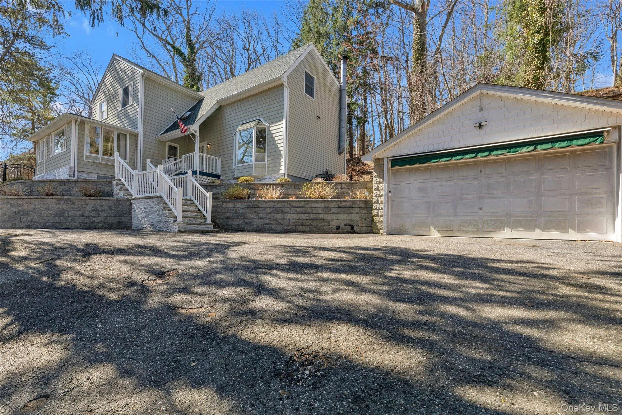 147 Waterside Avenue, Huntington, NY, 3 Bedrooms Bedrooms, 7 Rooms Rooms,2 BathroomsBathrooms,Residential,For Rent,Waterside,0,1000434 147 Waterside Avenue, Huntington, NY, 3 Bedrooms Bedrooms, 7 Rooms Rooms,2 BathroomsBathrooms,Residential,For Rent,Waterside,0,1000434