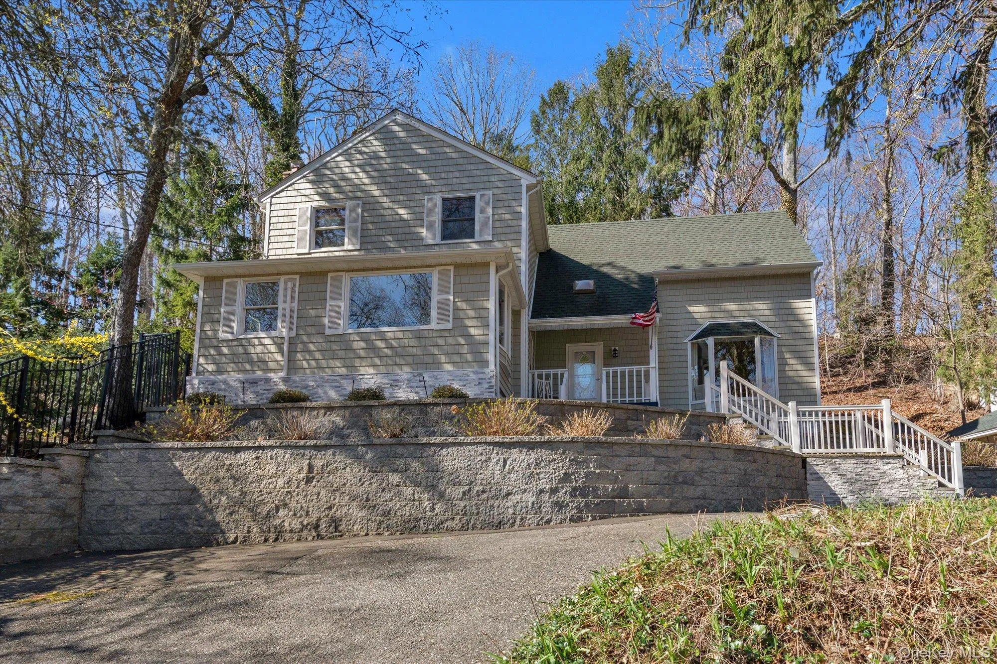 147 Waterside Avenue, Huntington, NY, 3 Bedrooms Bedrooms, 7 Rooms Rooms,2 BathroomsBathrooms,Residential,For Rent,Waterside,0,1000434 147 Waterside Avenue, Huntington, NY, 3 Bedrooms Bedrooms, 7 Rooms Rooms,2 BathroomsBathrooms,Residential,For Rent,Waterside,0,1000434