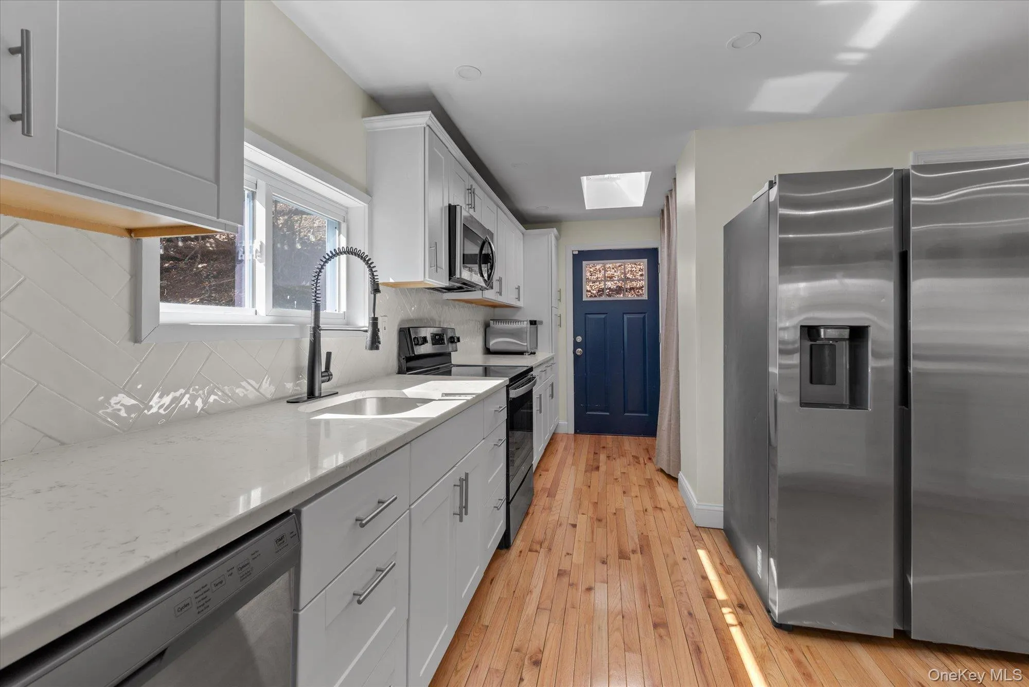 147 Waterside Avenue, Huntington, NY, 3 Bedrooms Bedrooms, 7 Rooms Rooms,2 BathroomsBathrooms,Residential,For Rent,Waterside,0,1000434 147 Waterside Avenue, Huntington, NY, 3 Bedrooms Bedrooms, 7 Rooms Rooms,2 BathroomsBathrooms,Residential,For Rent,Waterside,0,1000434