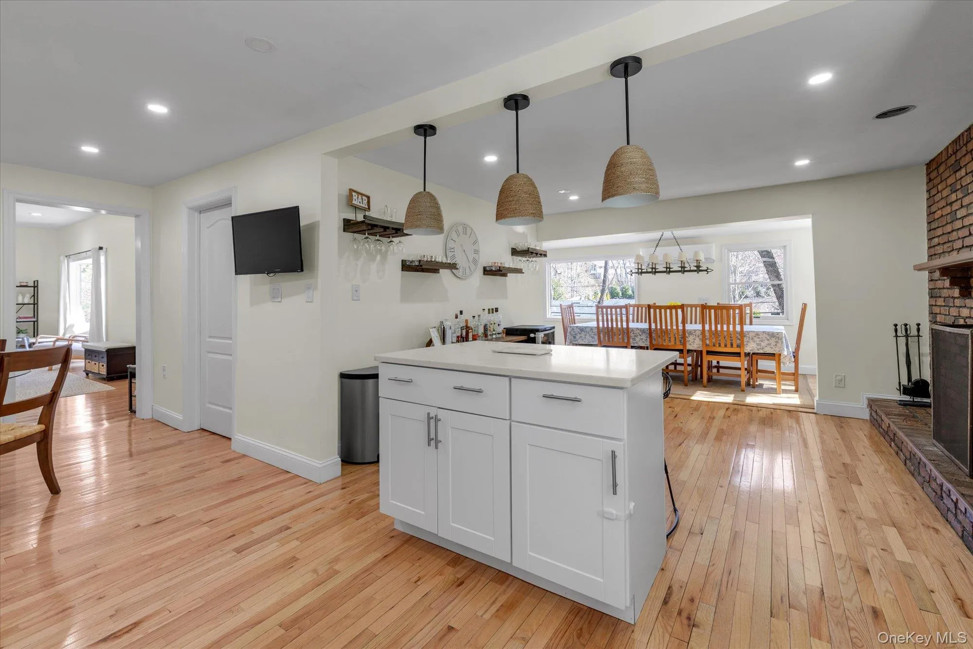 147 Waterside Avenue, Huntington, NY, 3 Bedrooms Bedrooms, 7 Rooms Rooms,2 BathroomsBathrooms,Residential,For Rent,Waterside,0,1000434 147 Waterside Avenue, Huntington, NY, 3 Bedrooms Bedrooms, 7 Rooms Rooms,2 BathroomsBathrooms,Residential,For Rent,Waterside,0,1000434