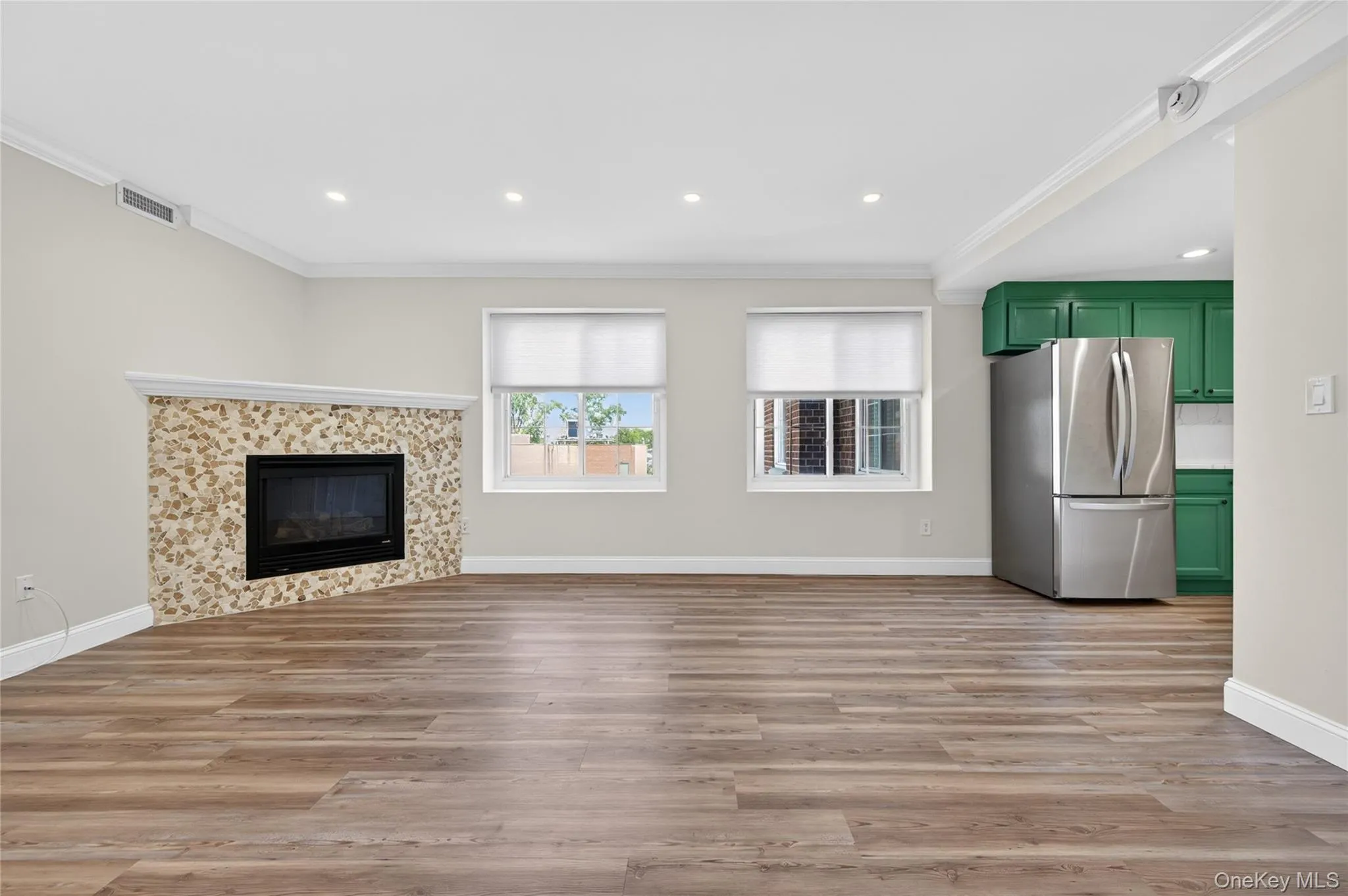 242 Maple Avenue, North Hempstead, NY, 1 Bedroom Bedrooms, 4 Rooms Rooms,1 BathroomBathrooms,Residential,For Rent,Maple,0,1000437 242 Maple Avenue, North Hempstead, NY, 1 Bedroom Bedrooms, 4 Rooms Rooms,1 BathroomBathrooms,Residential,For Rent,Maple,0,1000437
