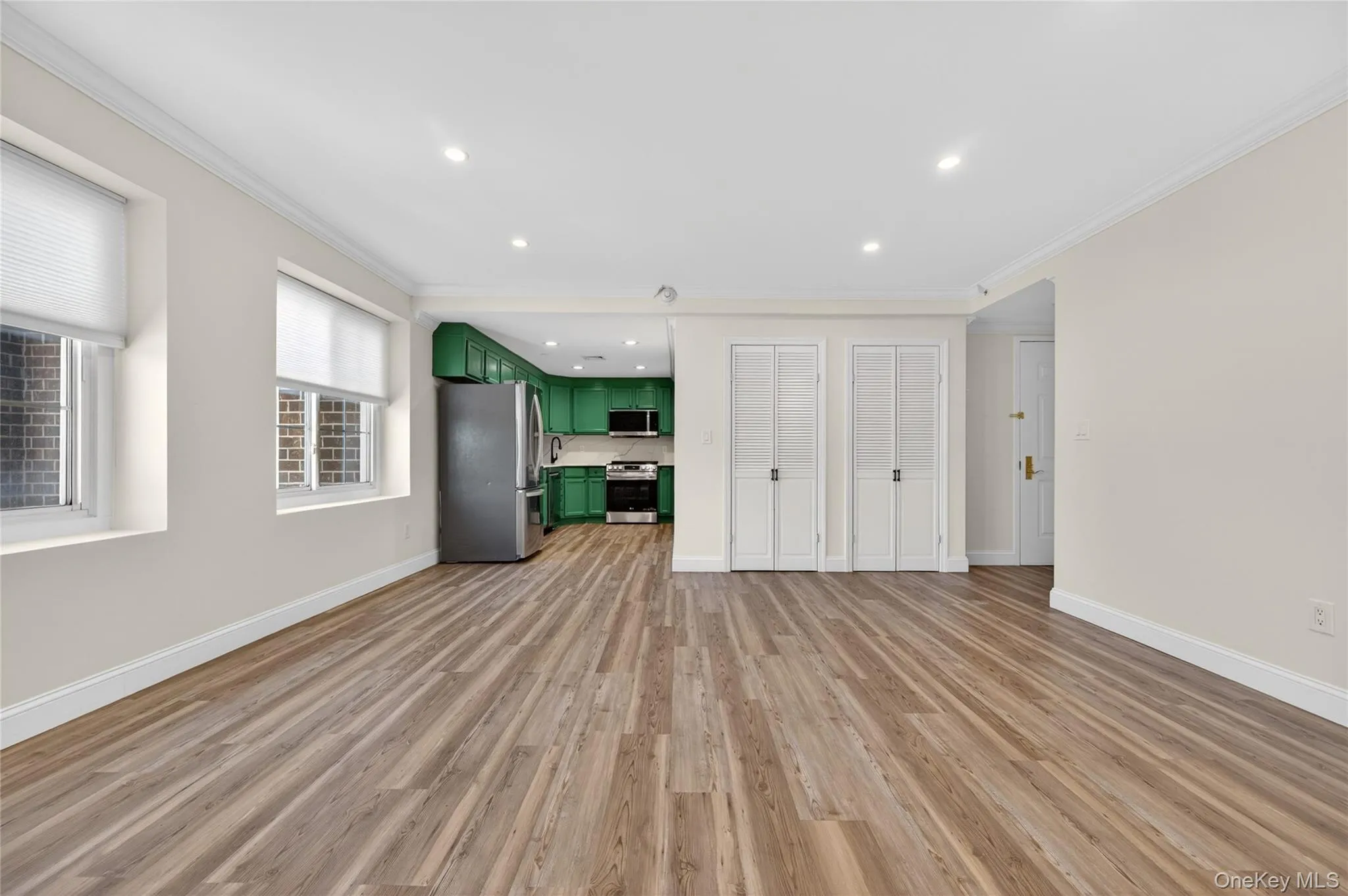 242 Maple Avenue, North Hempstead, NY, 1 Bedroom Bedrooms, 4 Rooms Rooms,1 BathroomBathrooms,Residential,For Rent,Maple,0,1000437 242 Maple Avenue, North Hempstead, NY, 1 Bedroom Bedrooms, 4 Rooms Rooms,1 BathroomBathrooms,Residential,For Rent,Maple,0,1000437