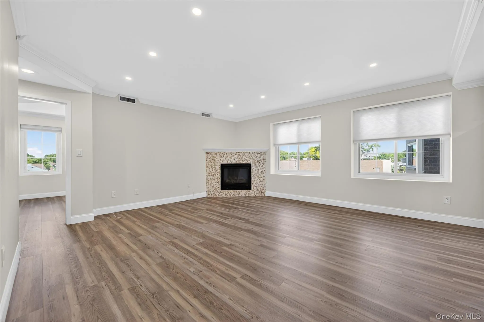 242 Maple Avenue, North Hempstead, NY, 1 Bedroom Bedrooms, 4 Rooms Rooms,1 BathroomBathrooms,Residential,For Rent,Maple,0,1000437 242 Maple Avenue, North Hempstead, NY, 1 Bedroom Bedrooms, 4 Rooms Rooms,1 BathroomBathrooms,Residential,For Rent,Maple,0,1000437